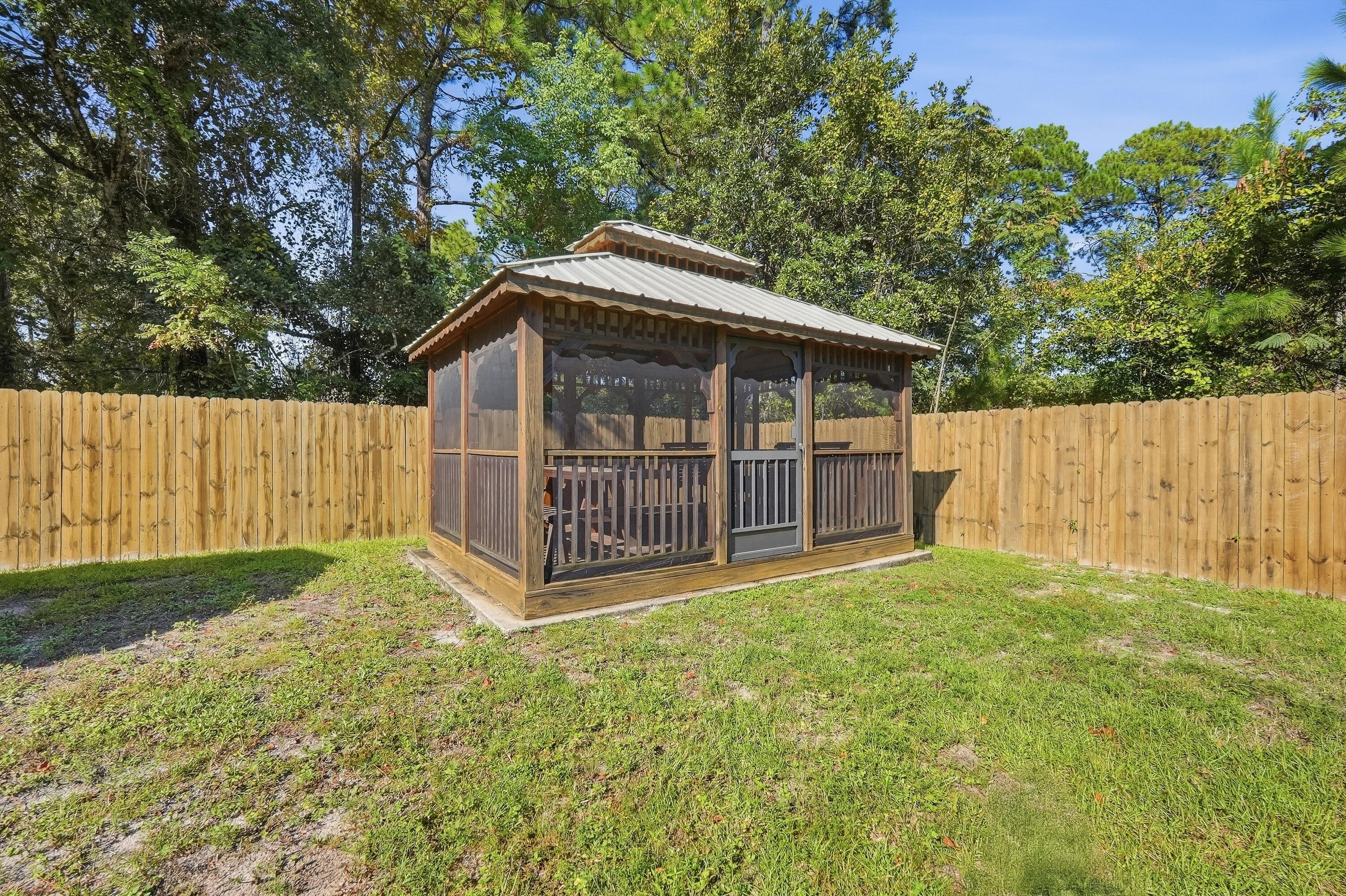 NAVARRE S/D 2ND ADDN - Residential