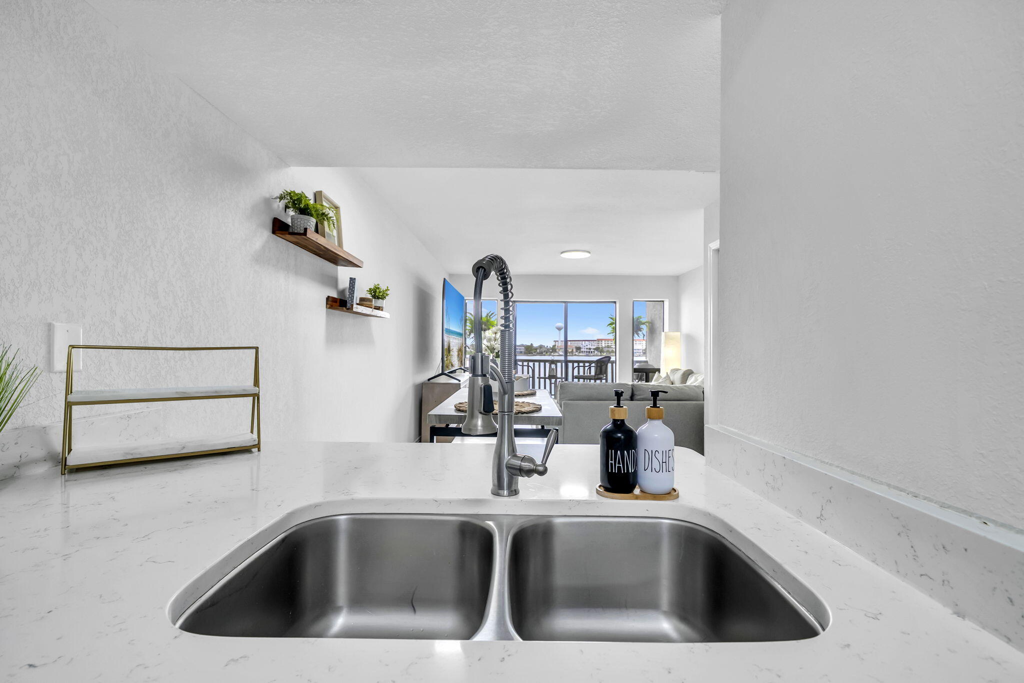 MISTY BREEZE - Residential