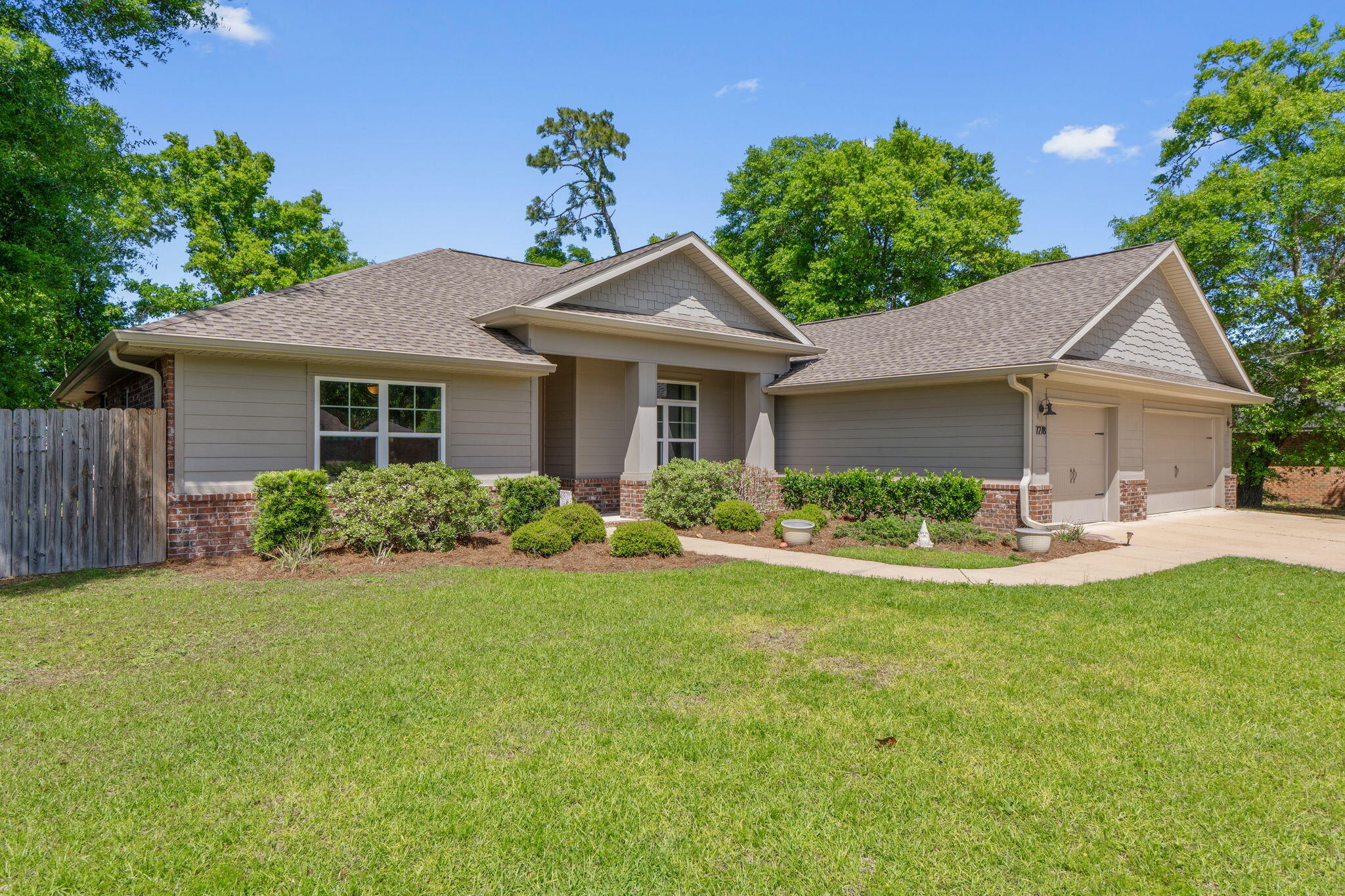 MOSSY OAKS - Residential