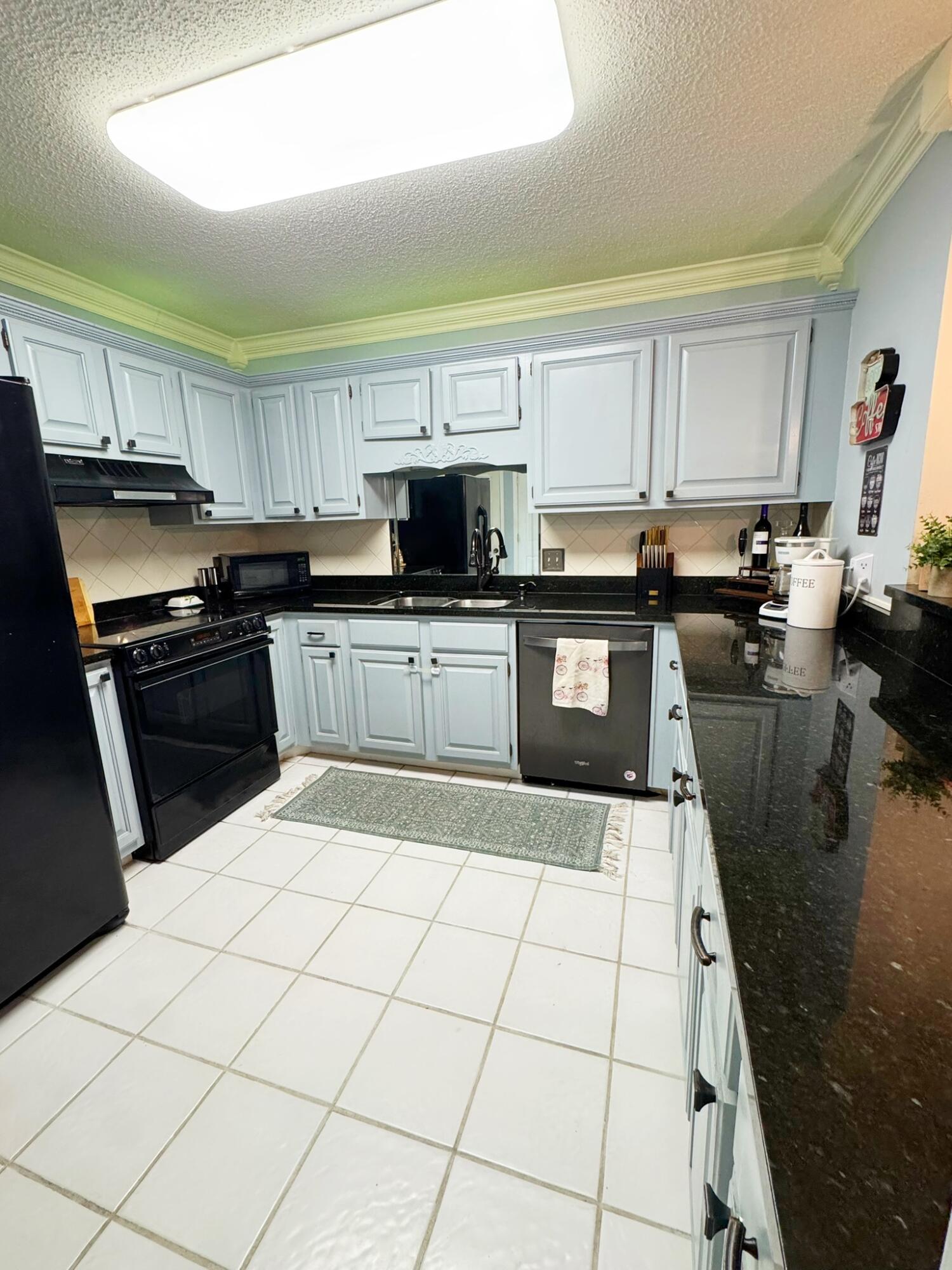 WOODLAND SHORES T/H PH 3 - Residential