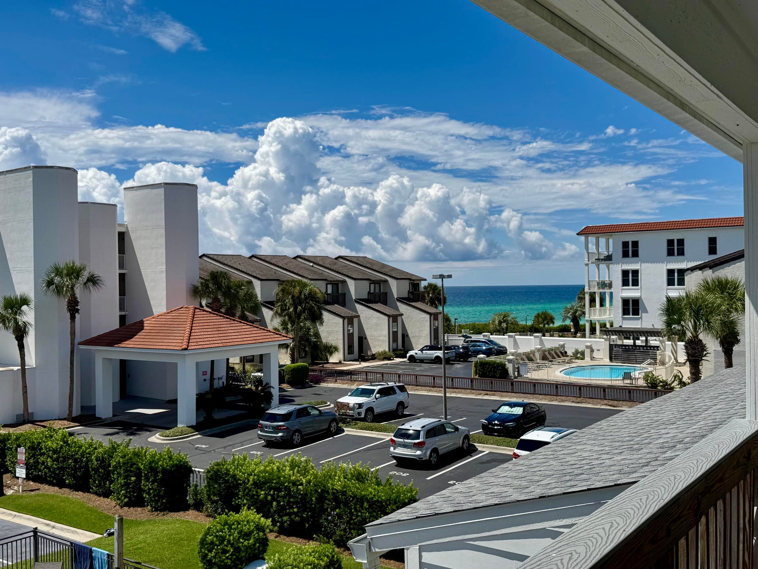 BEACHSIDE T/H - Residential