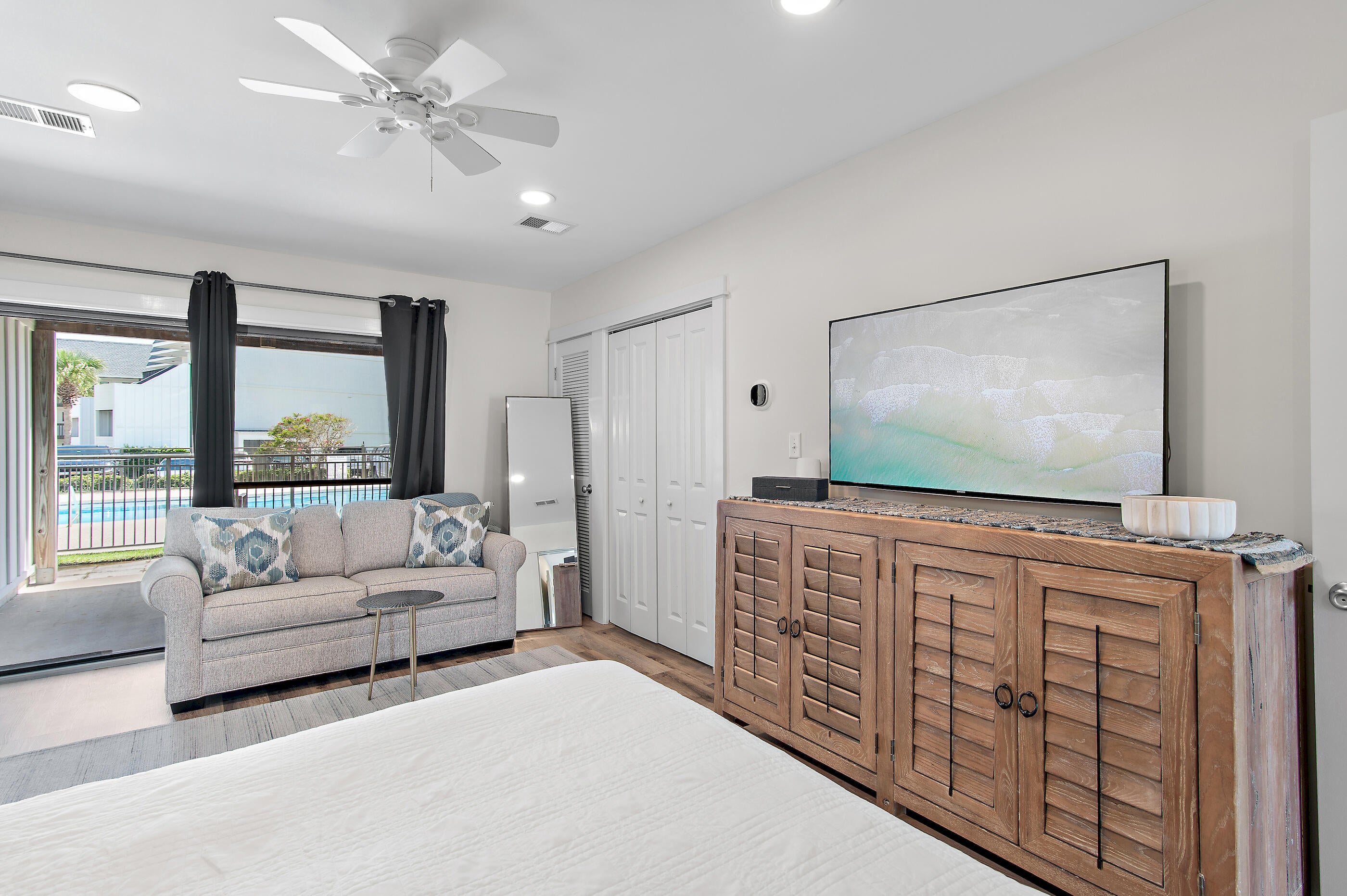 BEACHSIDE T/H - Residential