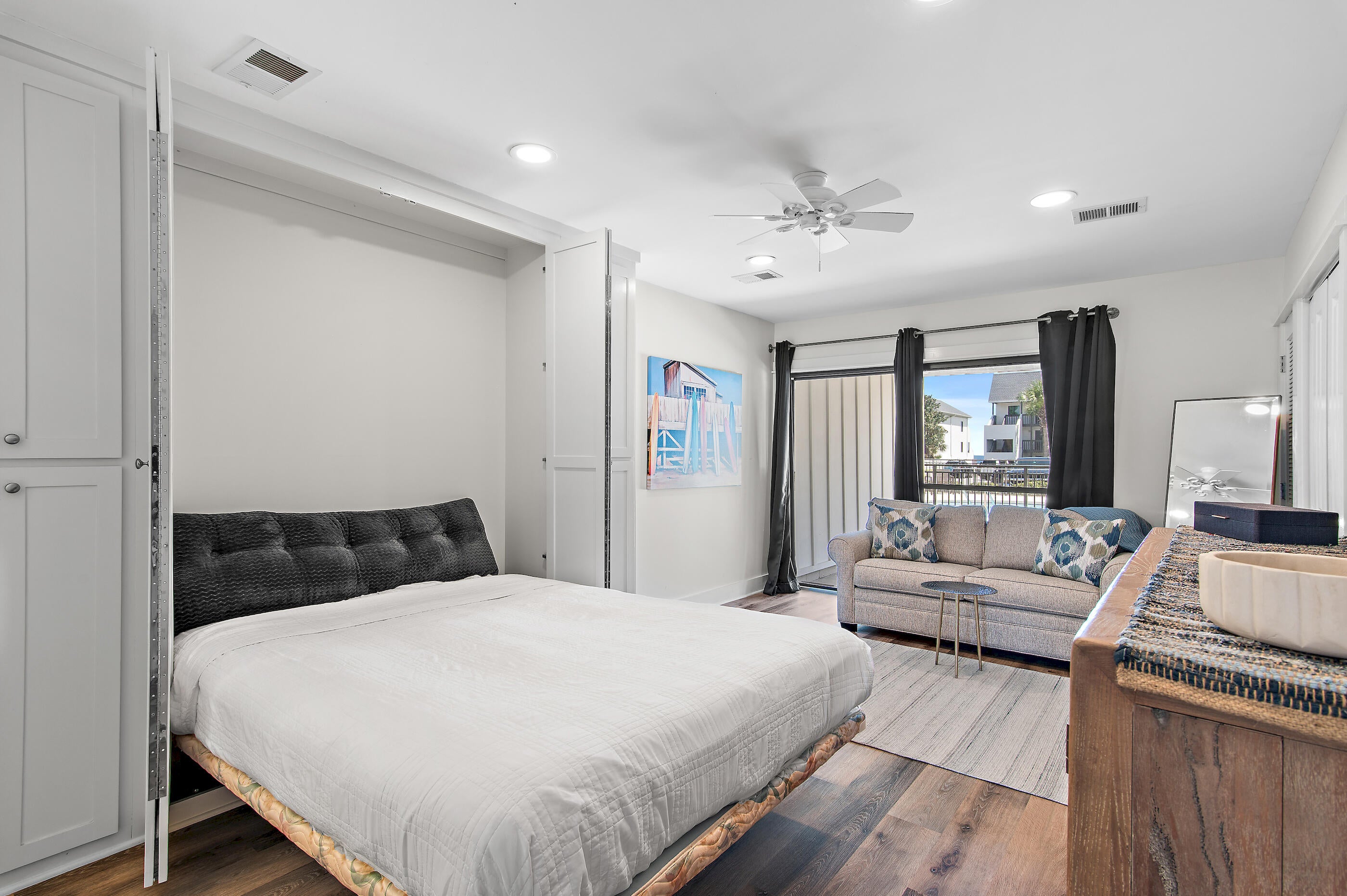 BEACHSIDE T/H - Residential