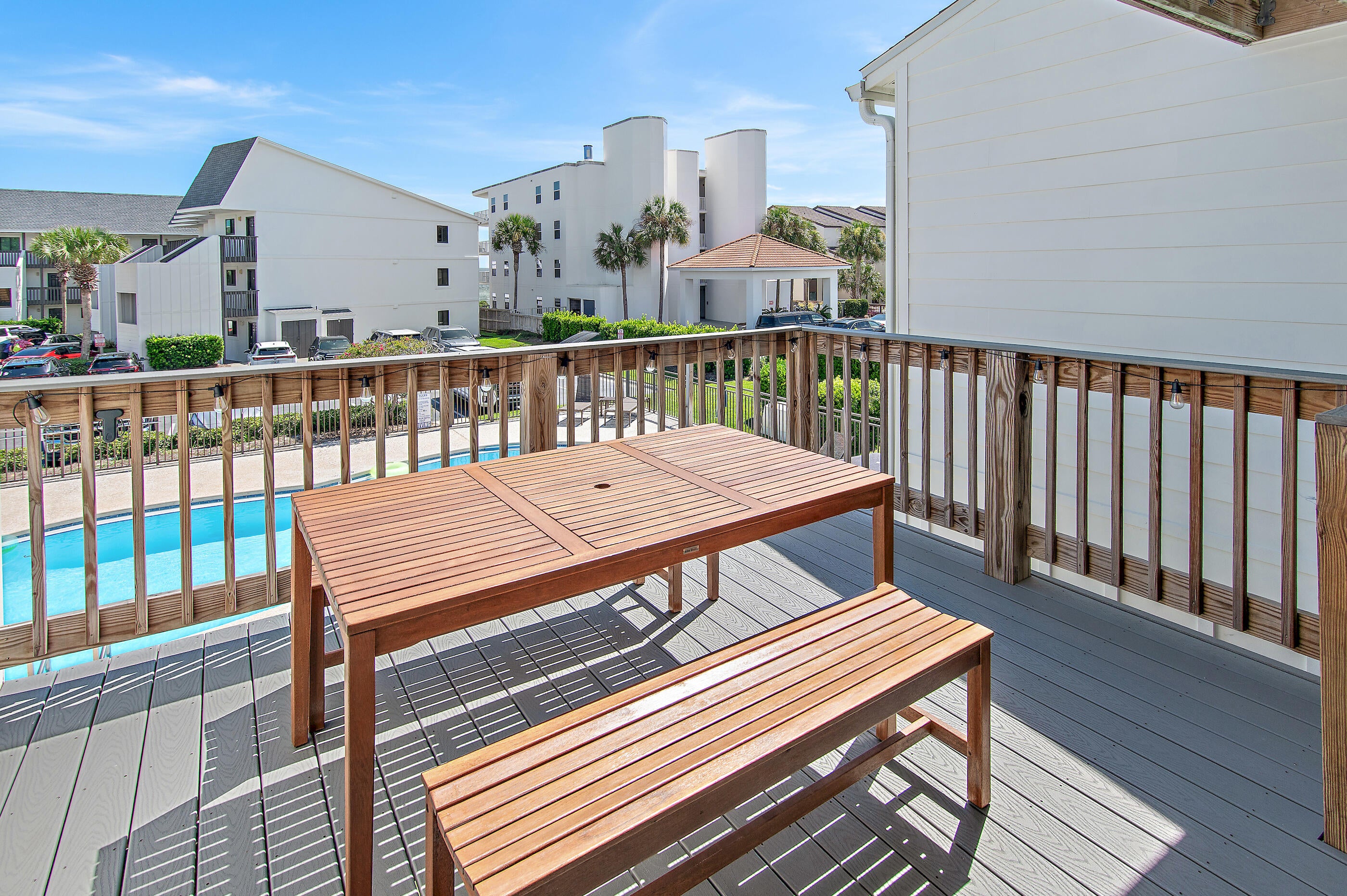 BEACHSIDE T/H - Residential