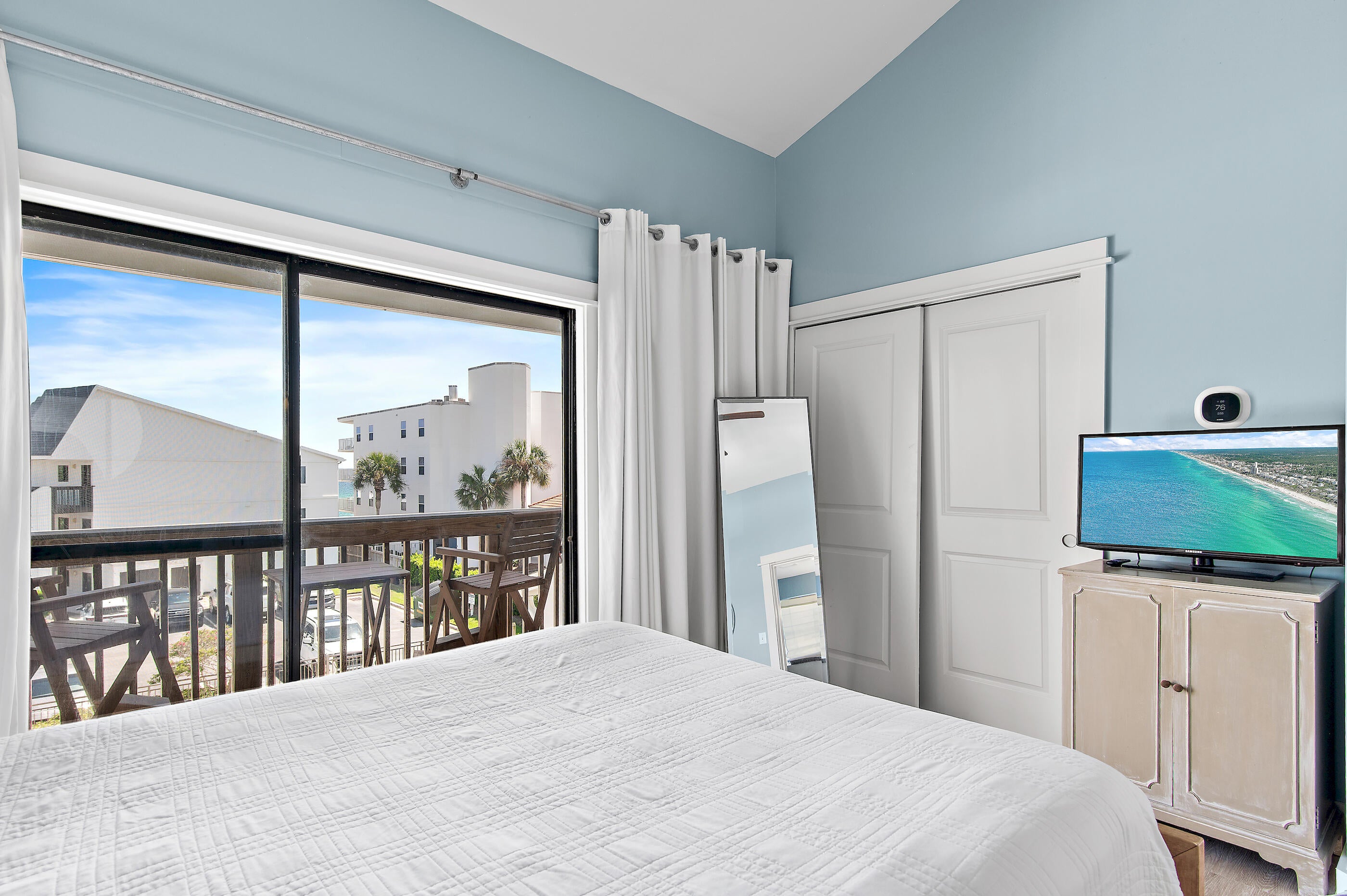 BEACHSIDE T/H - Residential