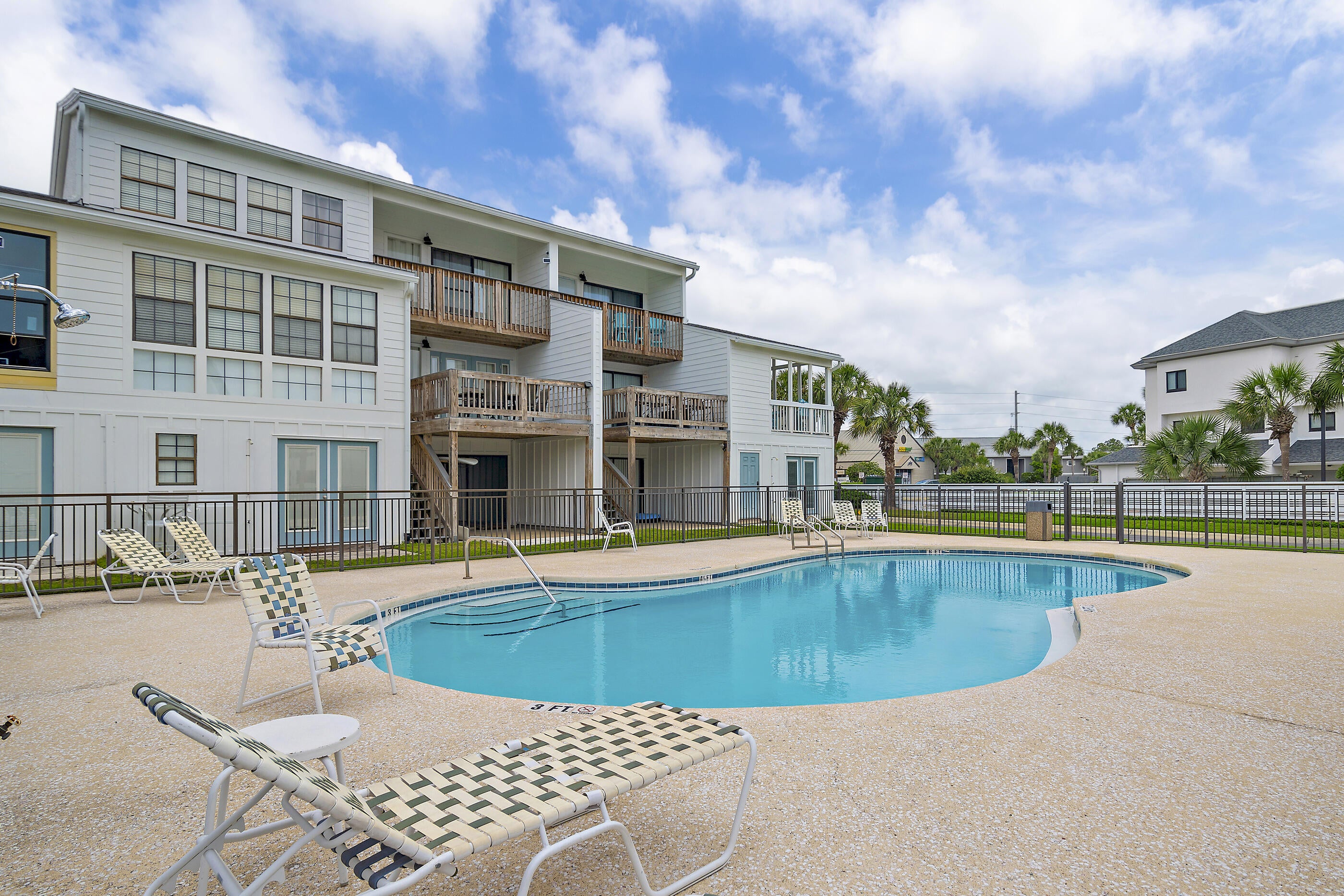 BEACHSIDE T/H - Residential