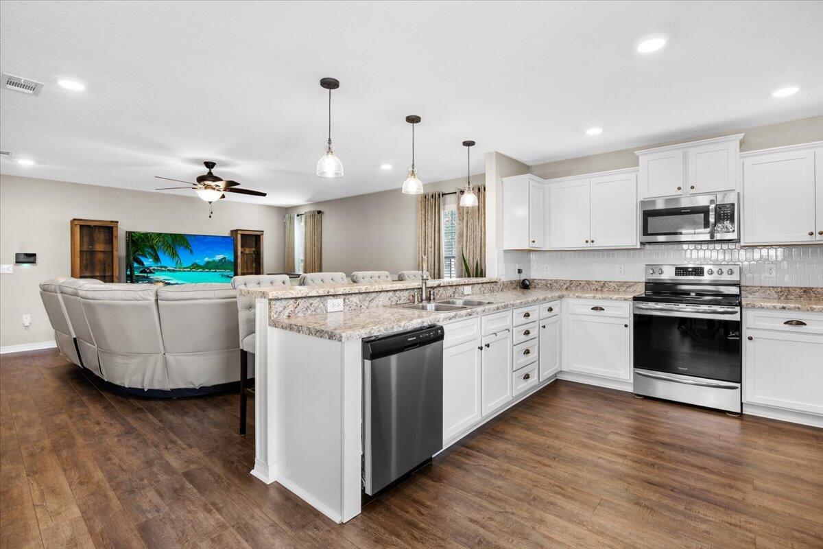 STILLWELL ESTATES - Residential