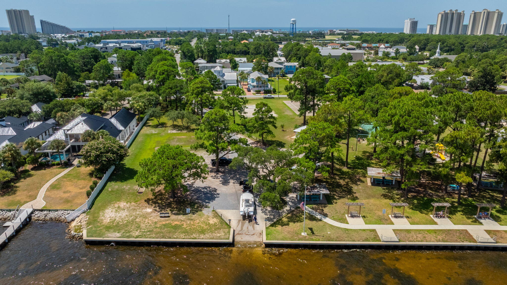 HOLIDAY SHORES ESTATES - Residential