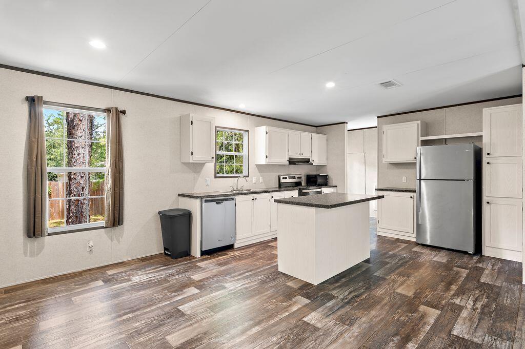 BAY SHADOW ESTATES - Residential