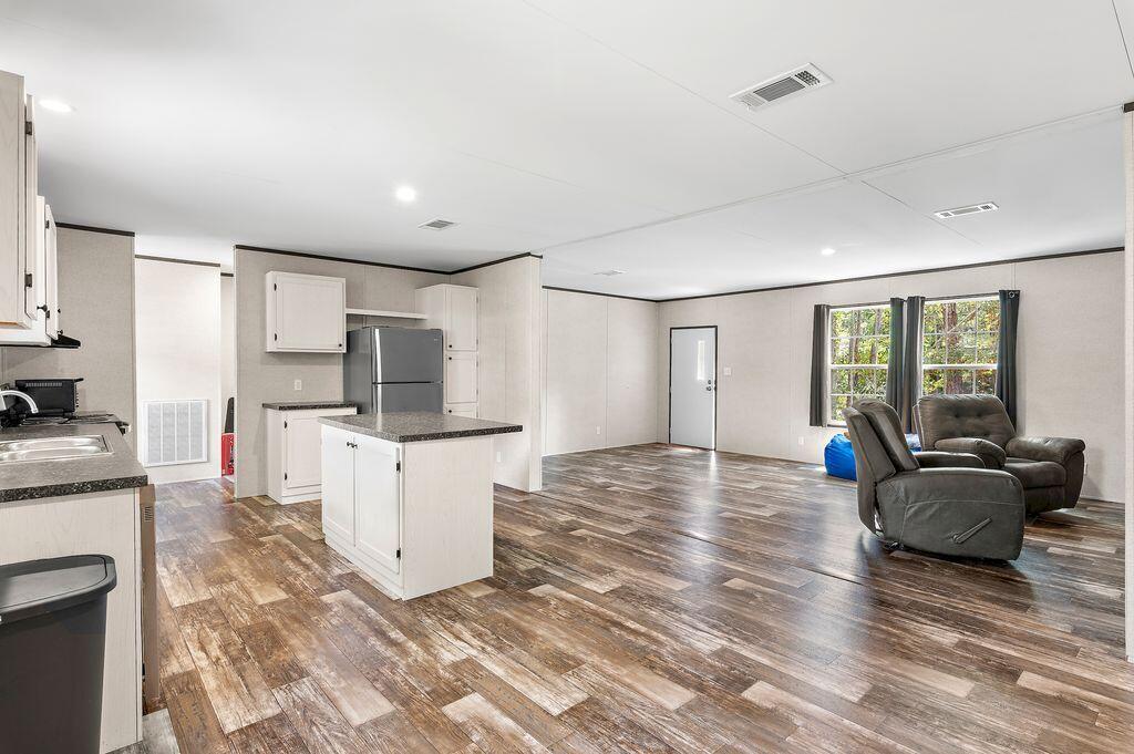 BAY SHADOW ESTATES - Residential