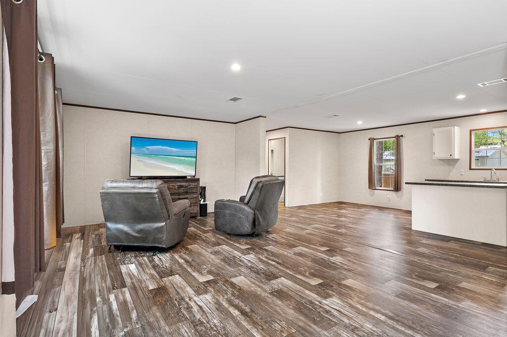 BAY SHADOW ESTATES - Residential