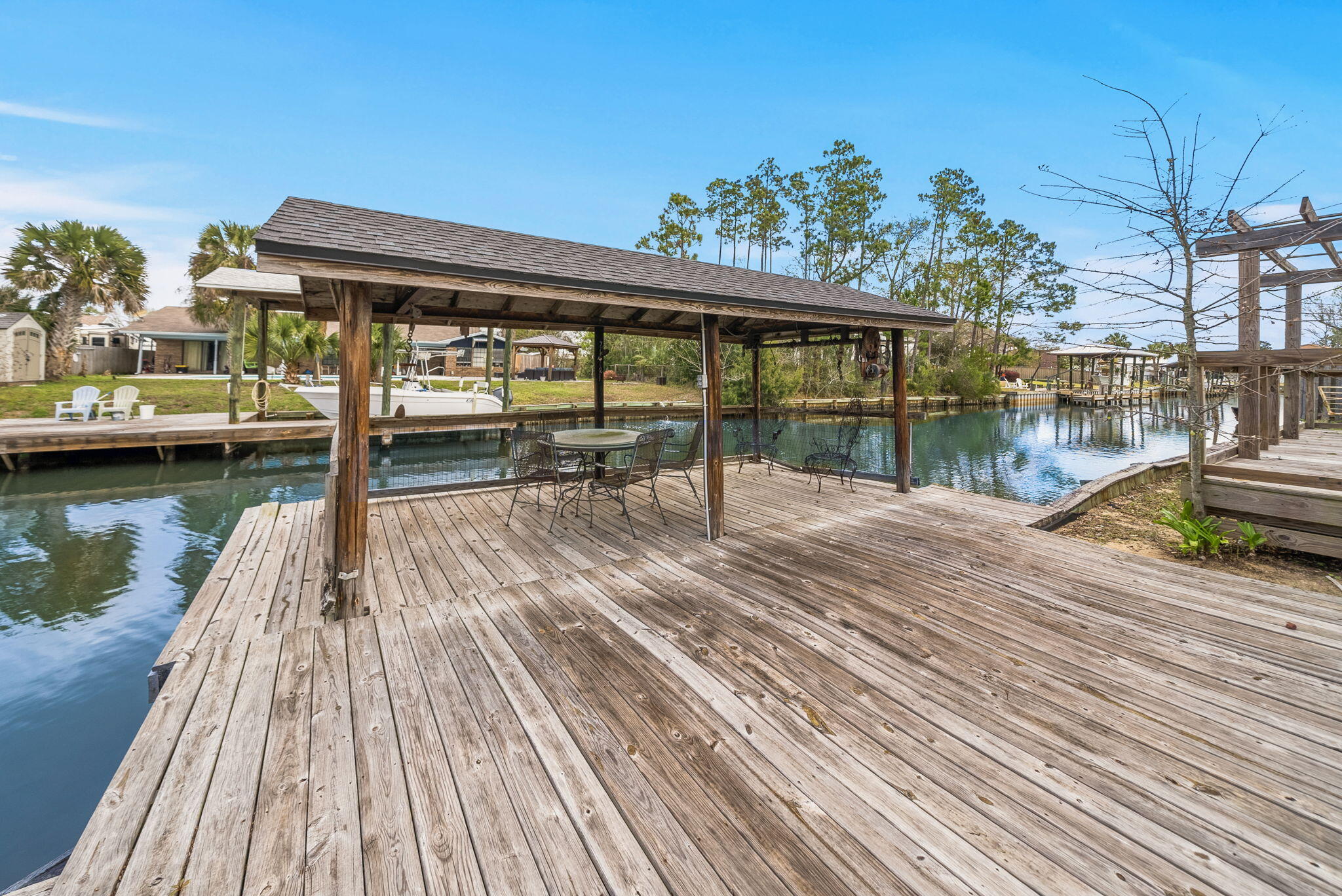 BAYWOOD SHORE ESTATES - Residential