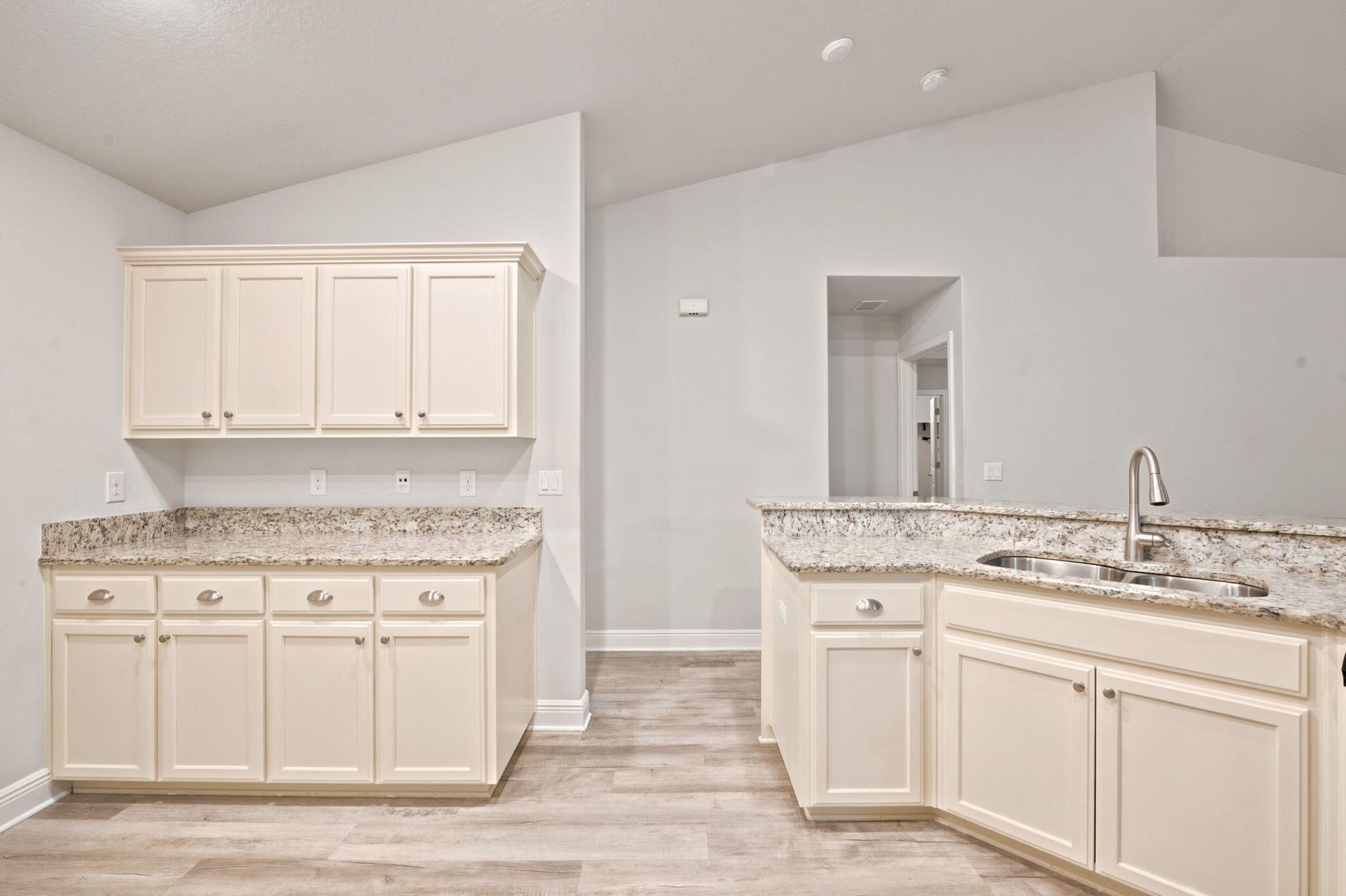 HOLLEY BY THE SEA - Residential
