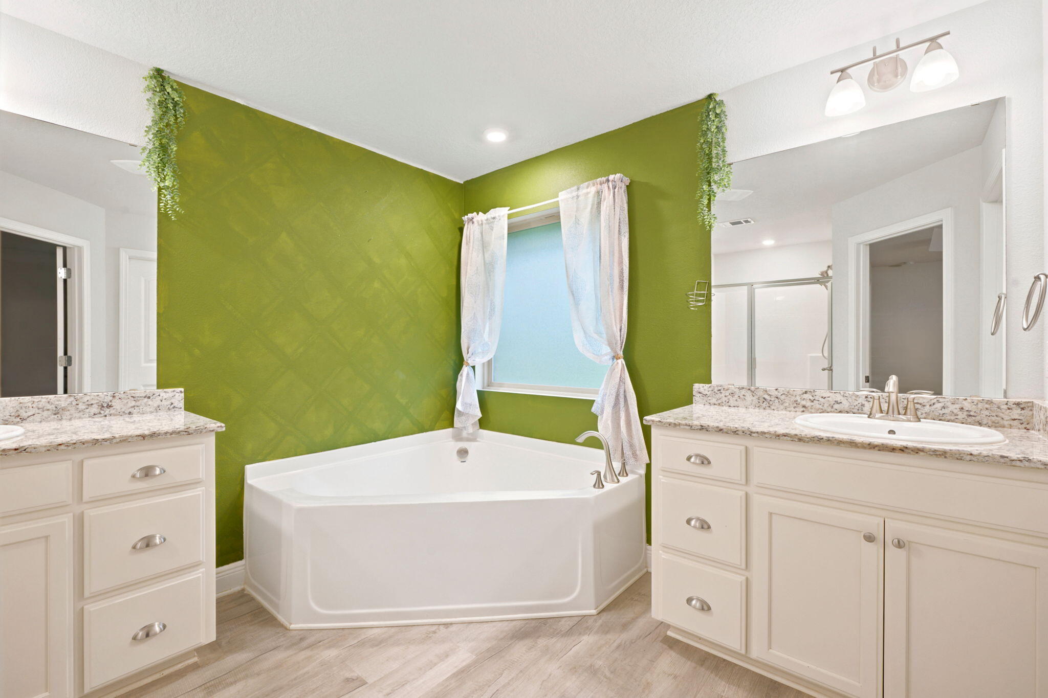 HOLLEY BY THE SEA - Residential