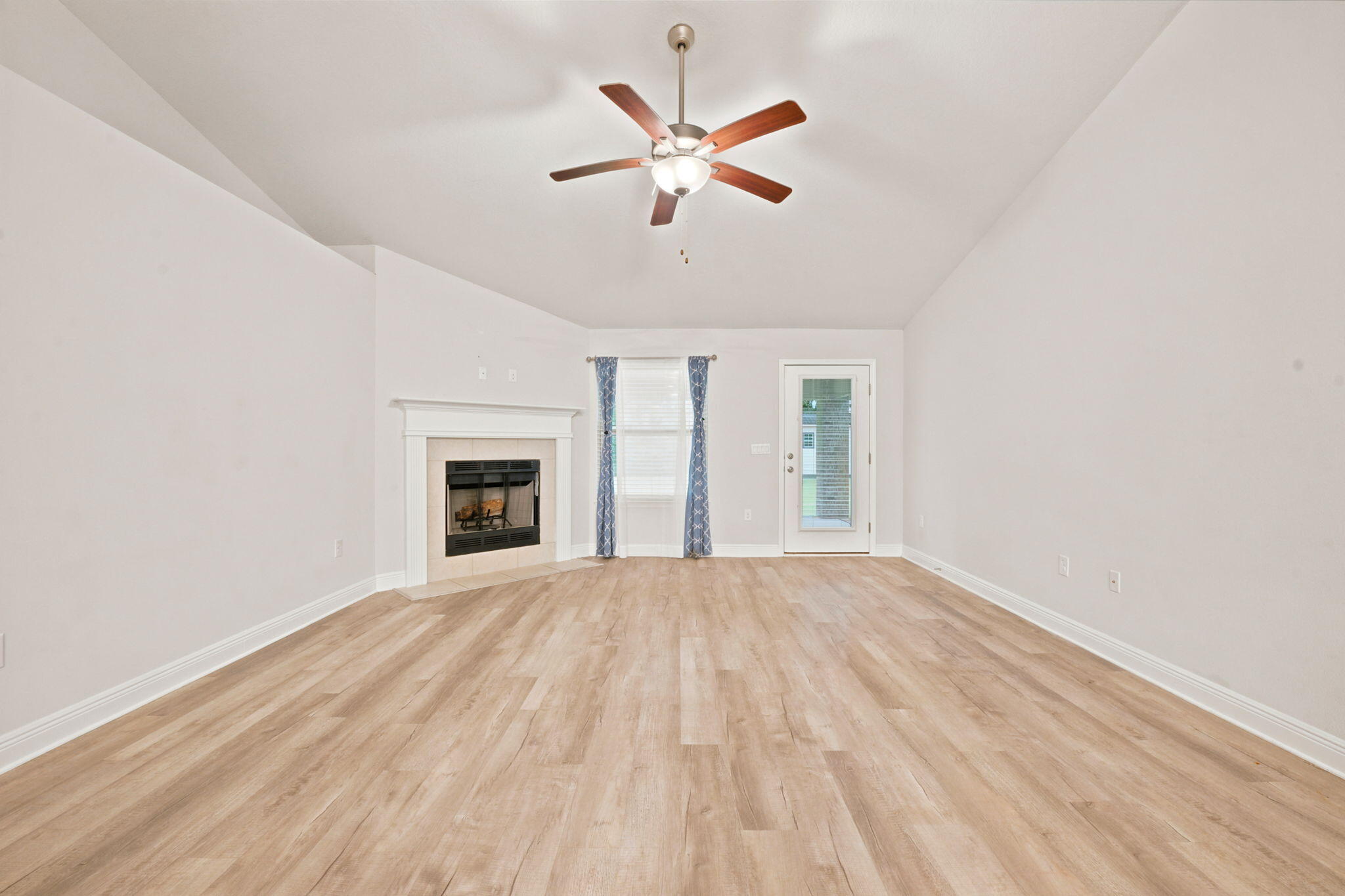 HOLLEY BY THE SEA - Residential