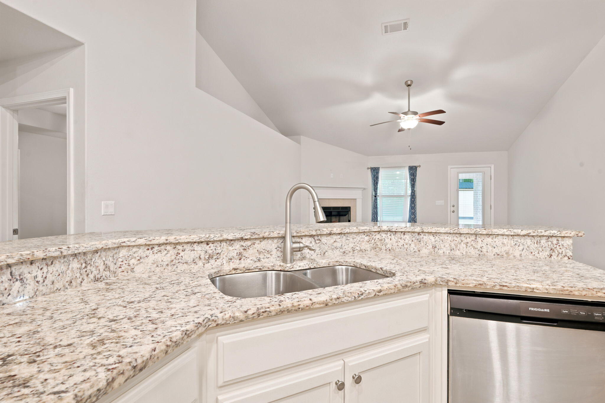 HOLLEY BY THE SEA - Residential