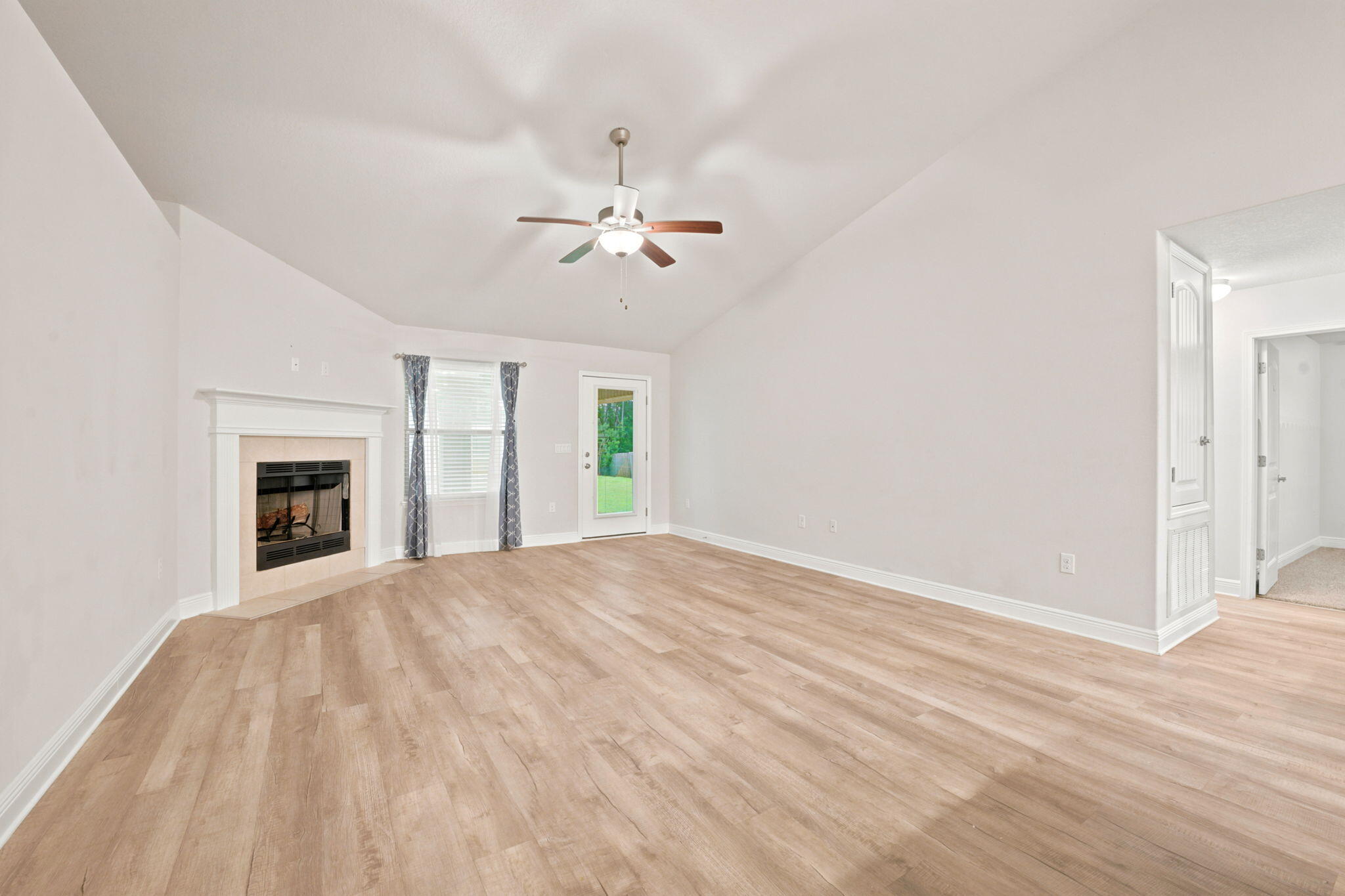 HOLLEY BY THE SEA - Residential
