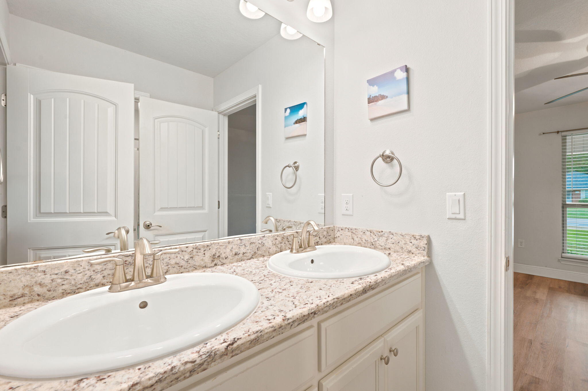 HOLLEY BY THE SEA - Residential