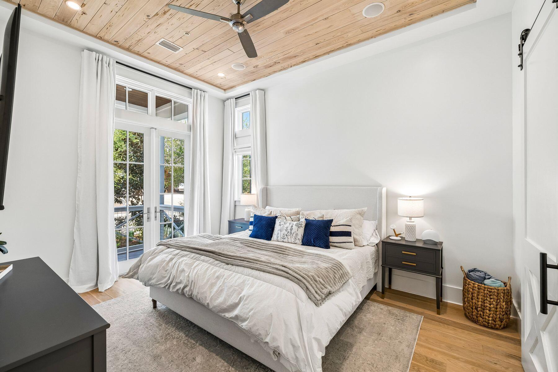 DRAPER LAKE COASTAL VILLAGE - Residential