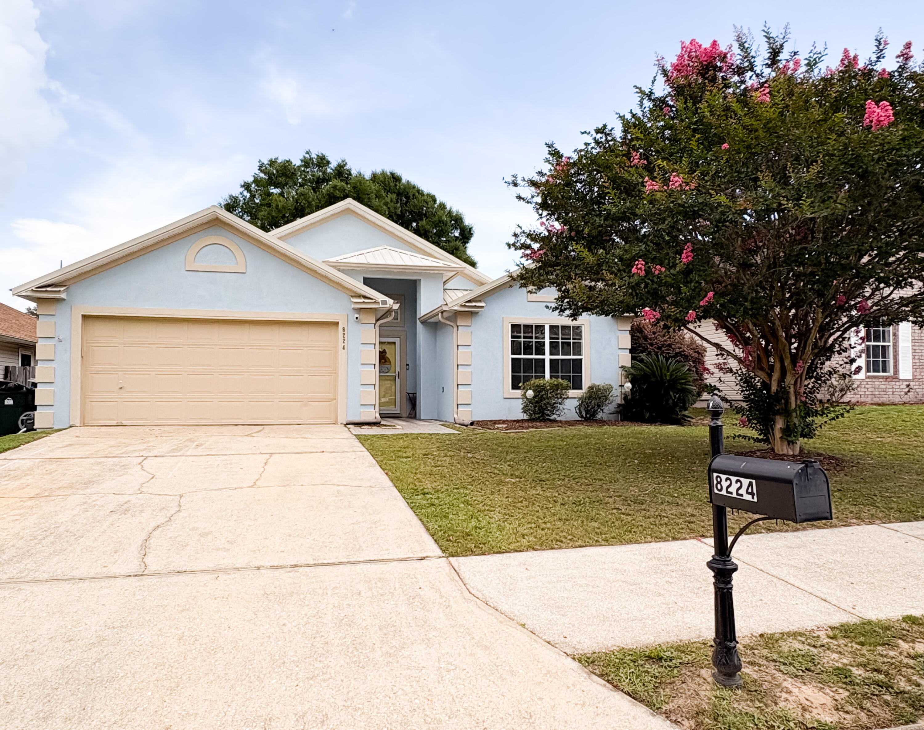 Beautiful home in Belle Chase. This 3BR/2BA home features an office off the spacious primary suite, eat-in kitchen, and formal dining room. Enjoy the screened patio overlooking the privacy-fenced backyard. New metal roof in 2019. Conveniently located near I-10, shopping, and restaurants. Neighborhood amenities include underground utilities and sidewalks.