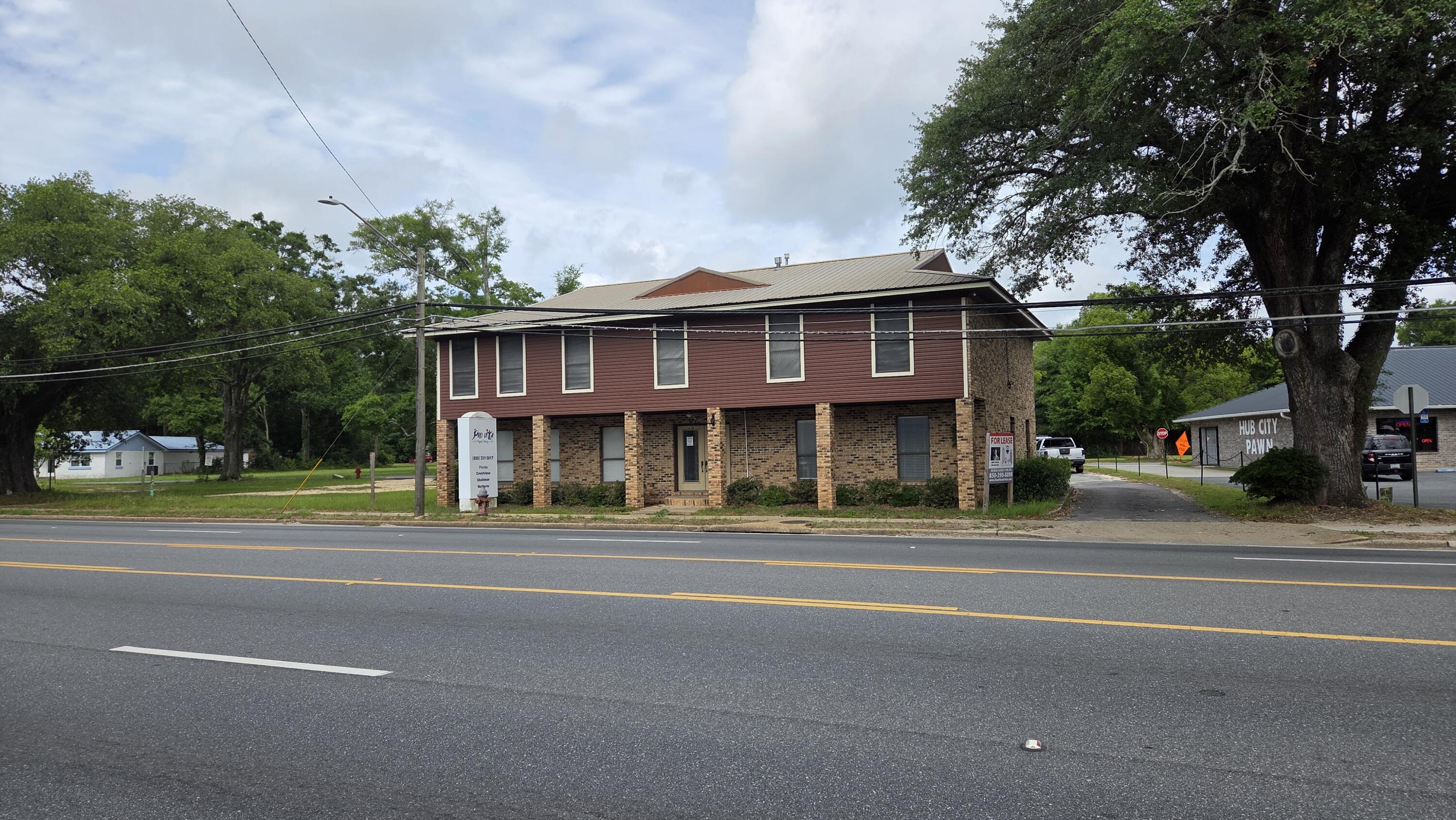 3 offices, 2 restrooms.  2nd floor unit. Looking for one year lease. All parking is in on the rear on Texas Pkwy and bonus side area.
