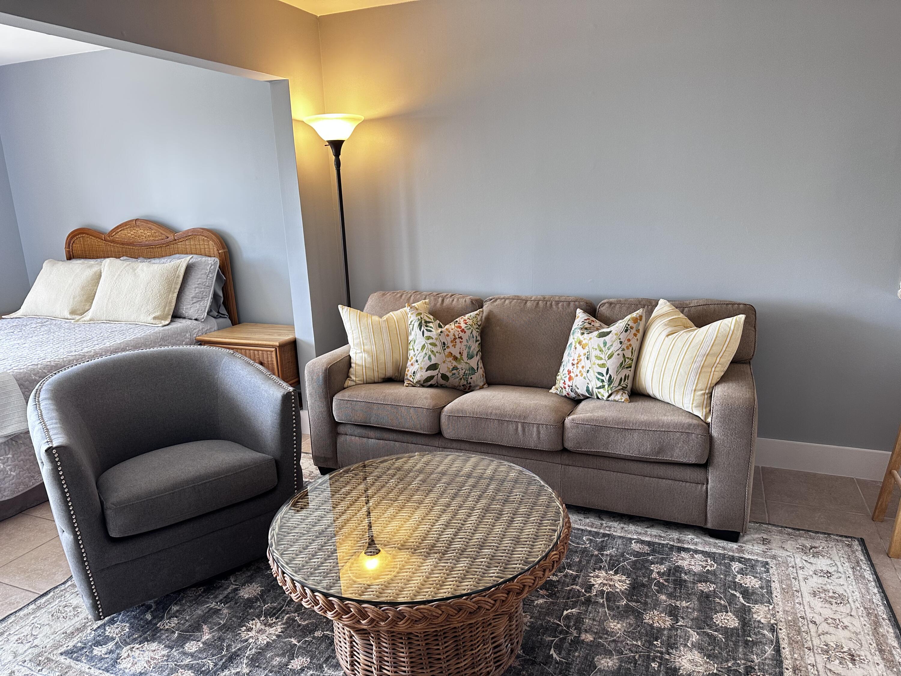 BAY VILLAS CONDOS - Residential Lease