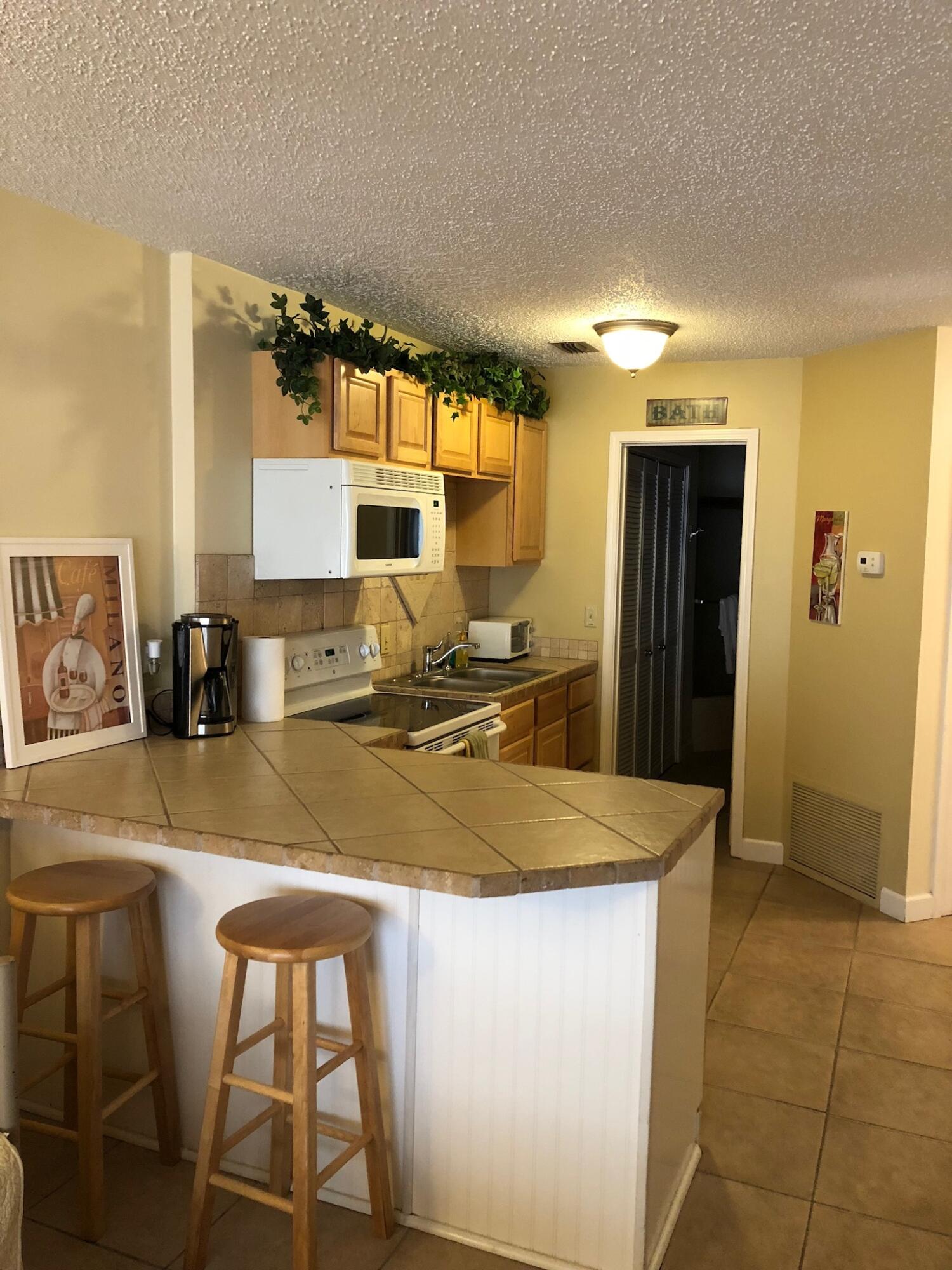 BAY VILLAS CONDOS - Residential Lease