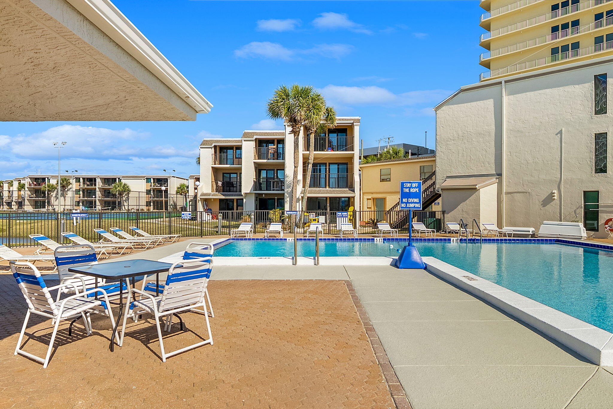 SUGAR BEACH T/H - Residential
