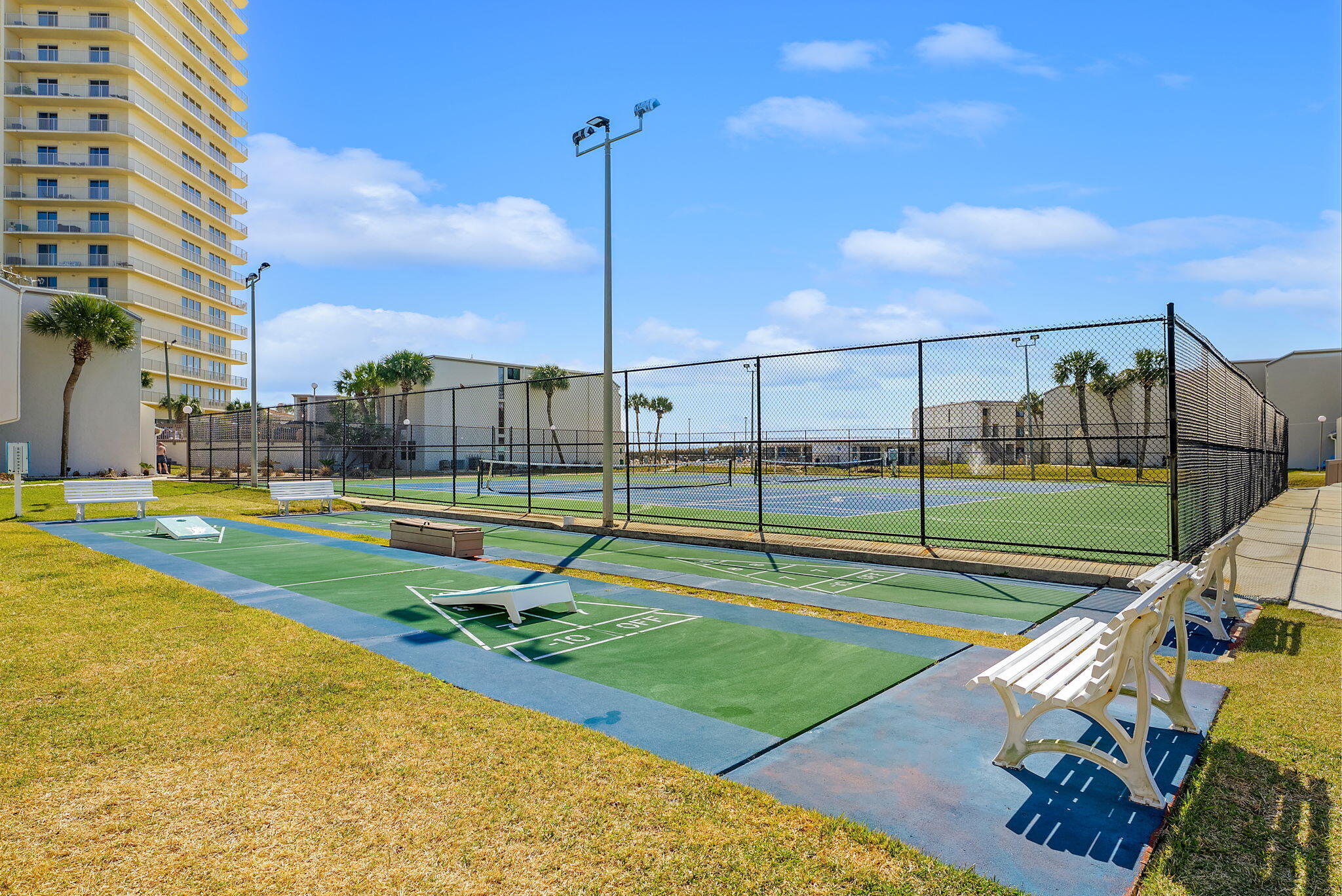 SUGAR BEACH T/H - Residential