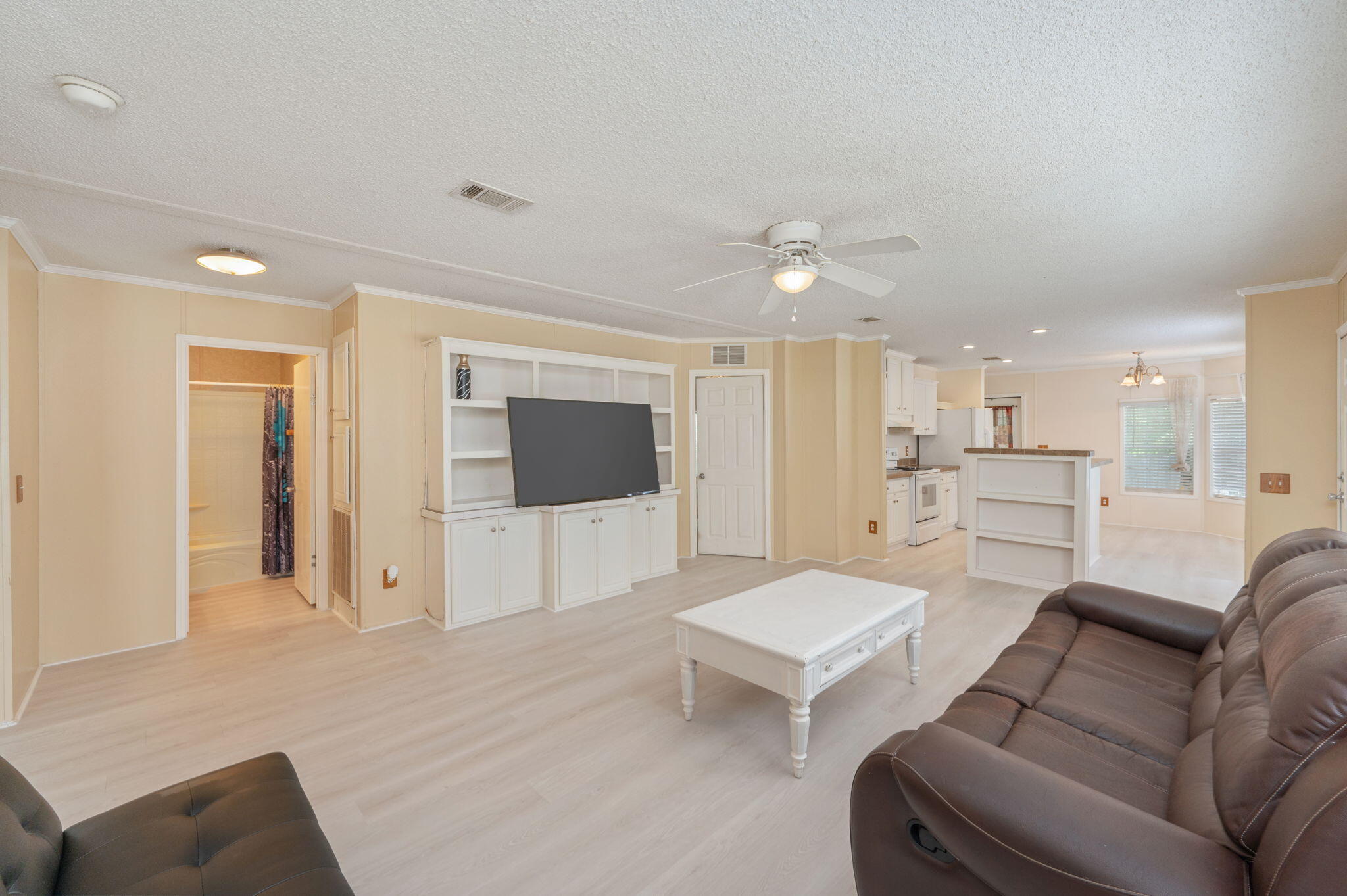 OAKWOOD LAKES ESTATES - Residential