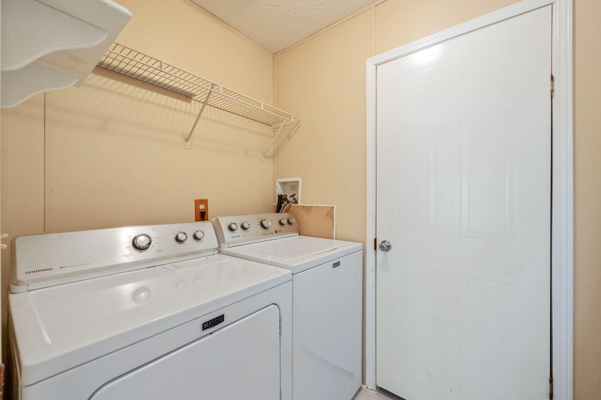 OAKWOOD LAKES ESTATES - Residential