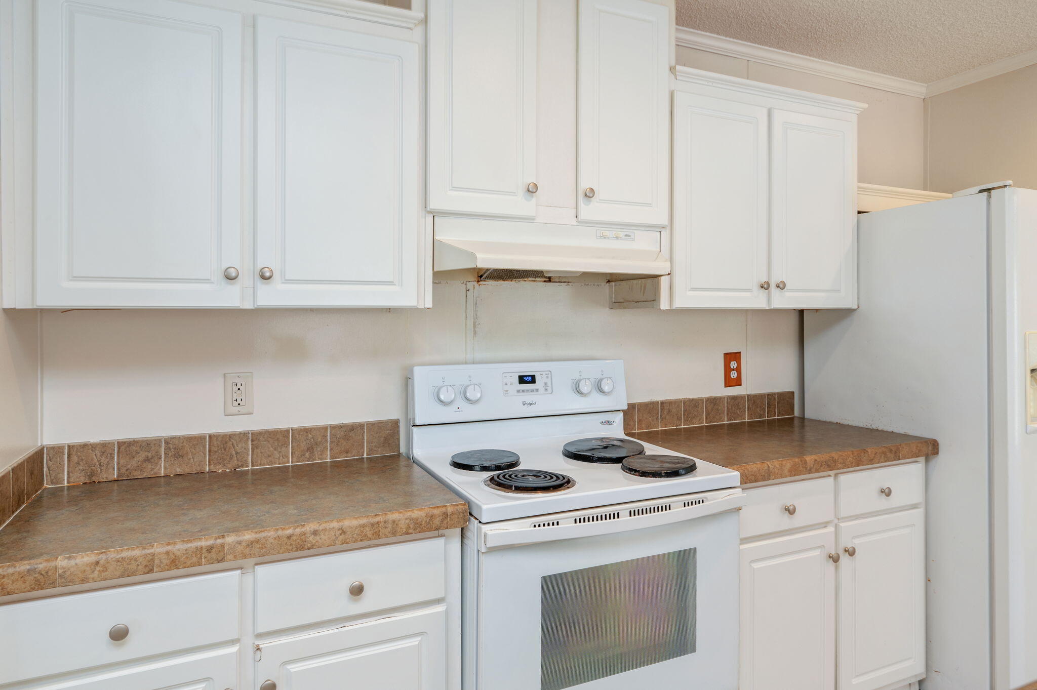 OAKWOOD LAKES ESTATES - Residential