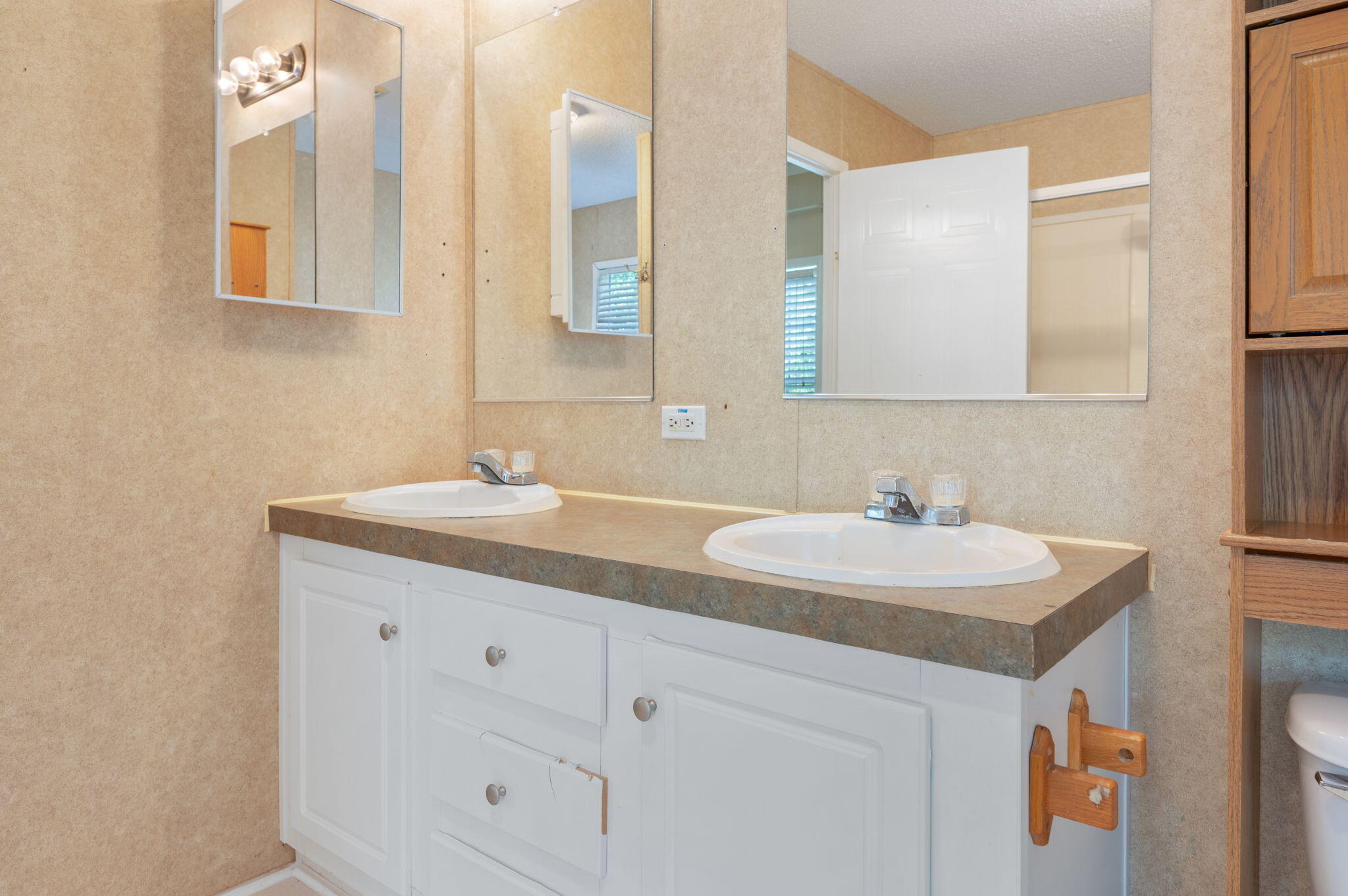 OAKWOOD LAKES ESTATES - Residential