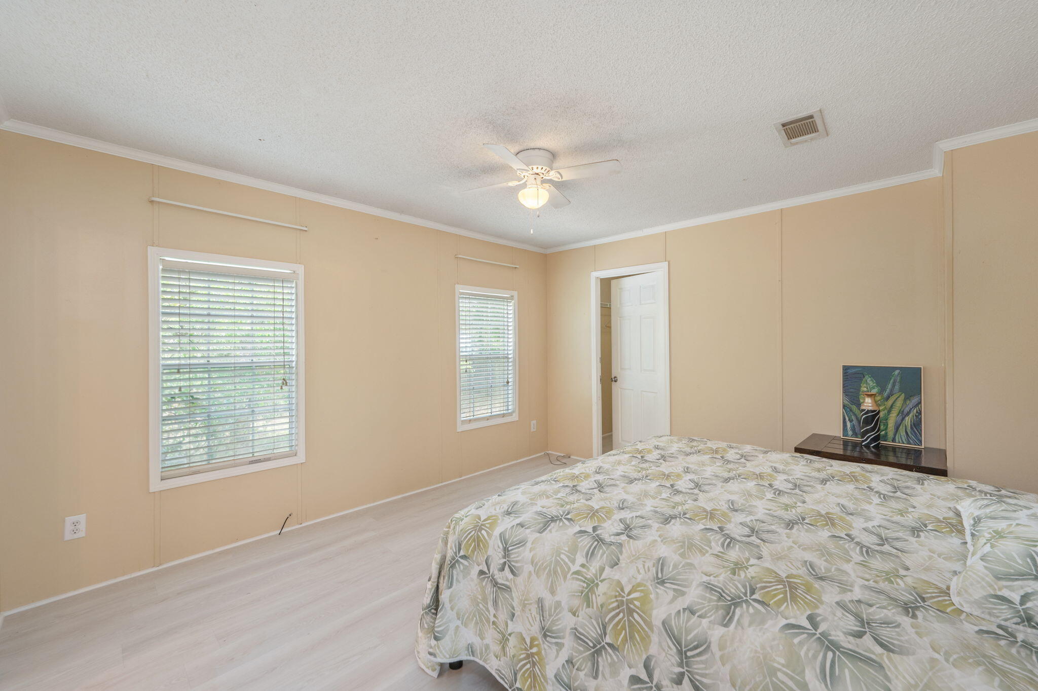OAKWOOD LAKES ESTATES - Residential