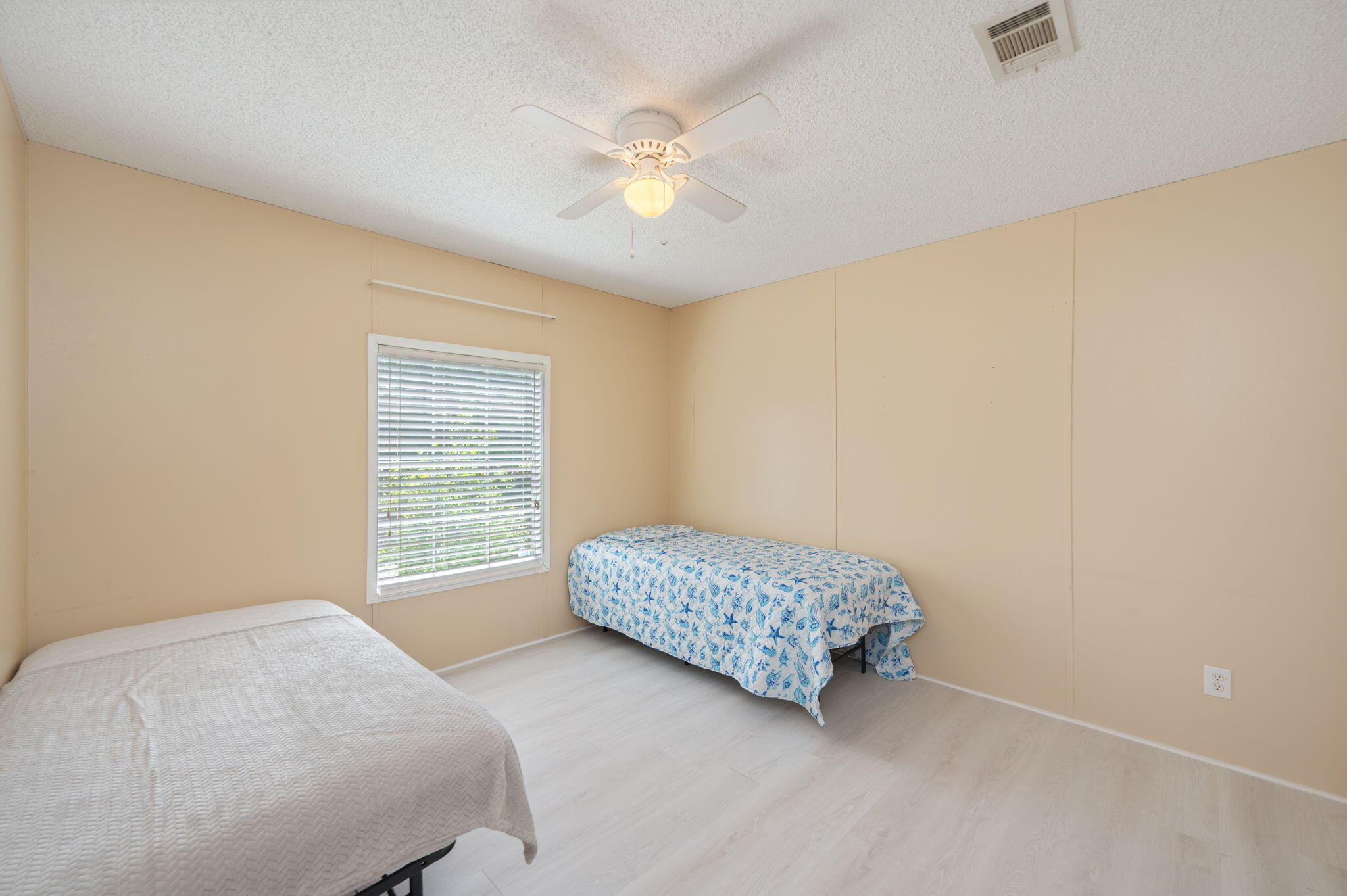 OAKWOOD LAKES ESTATES - Residential