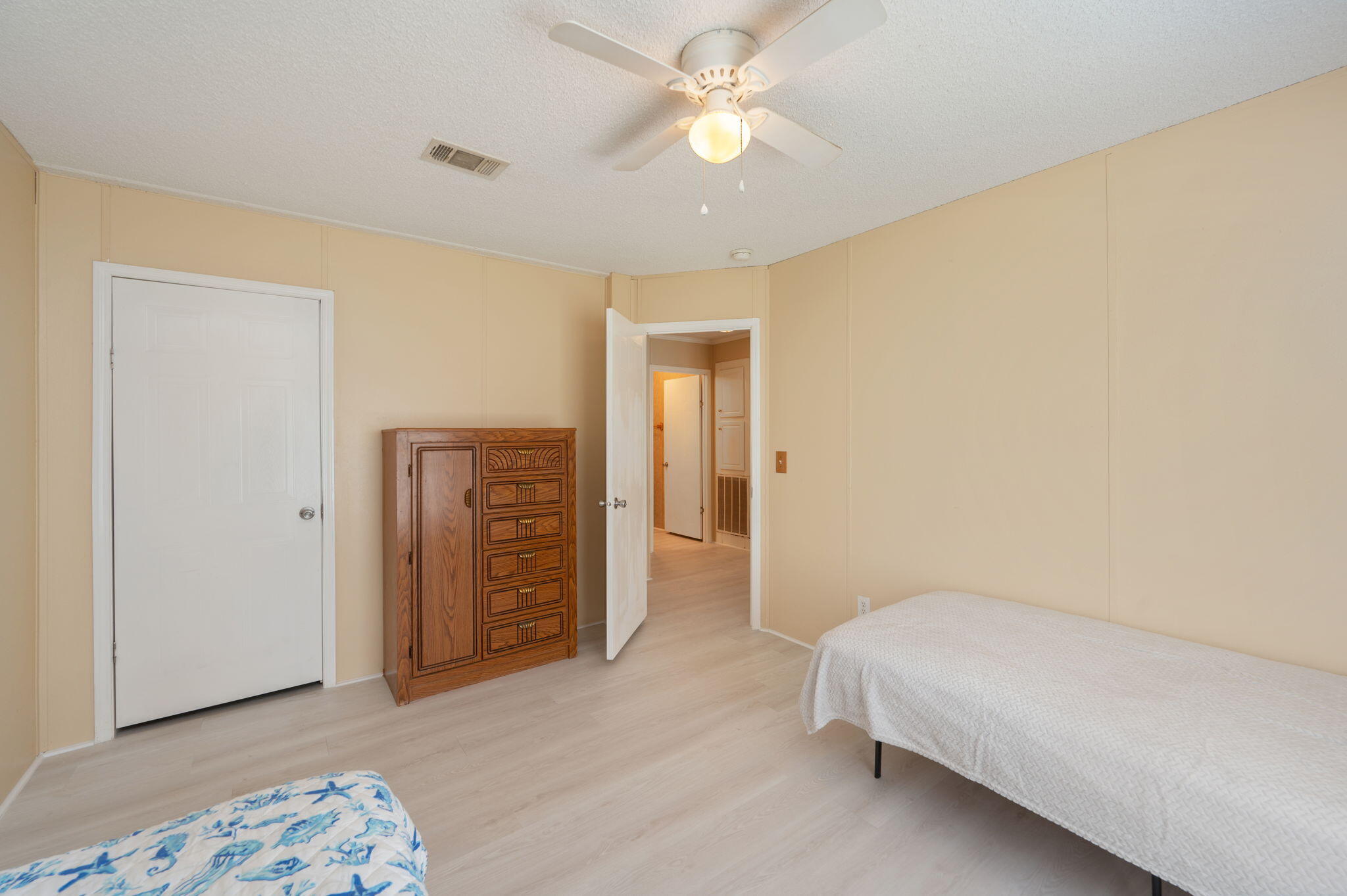 OAKWOOD LAKES ESTATES - Residential