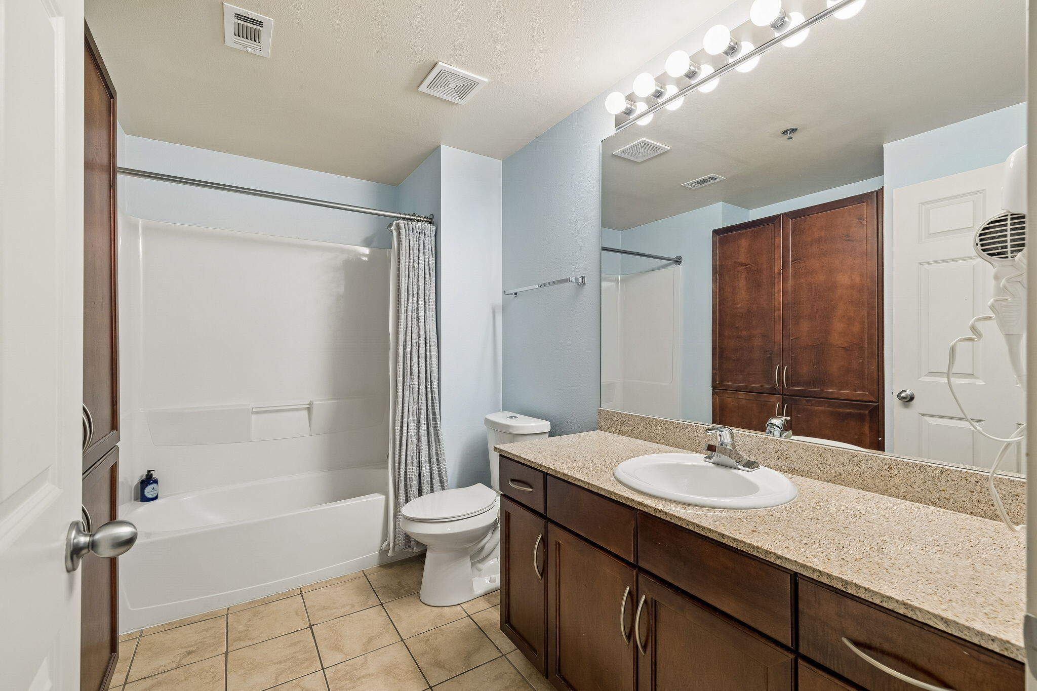 Laketown Wharf - Residential