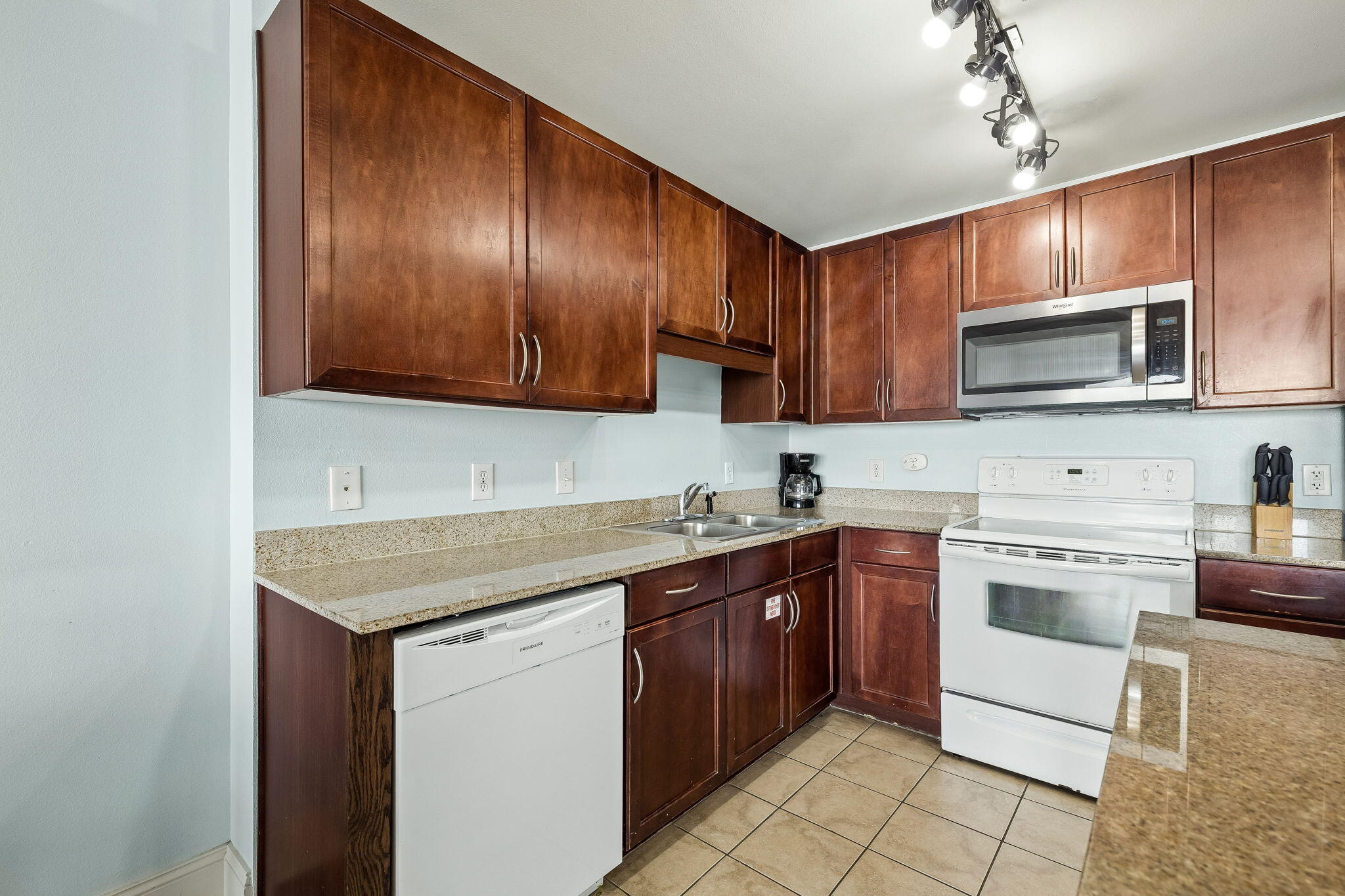 Laketown Wharf - Residential