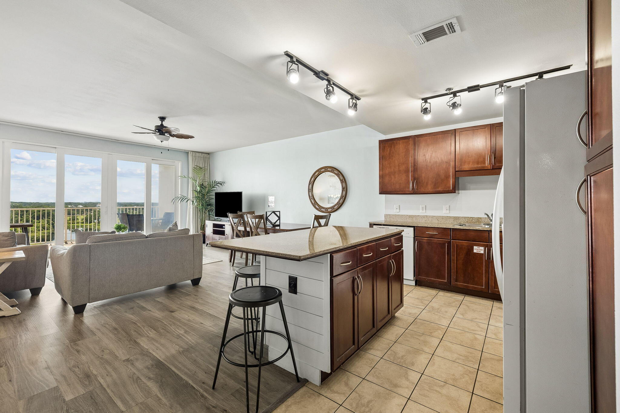 Laketown Wharf - Residential