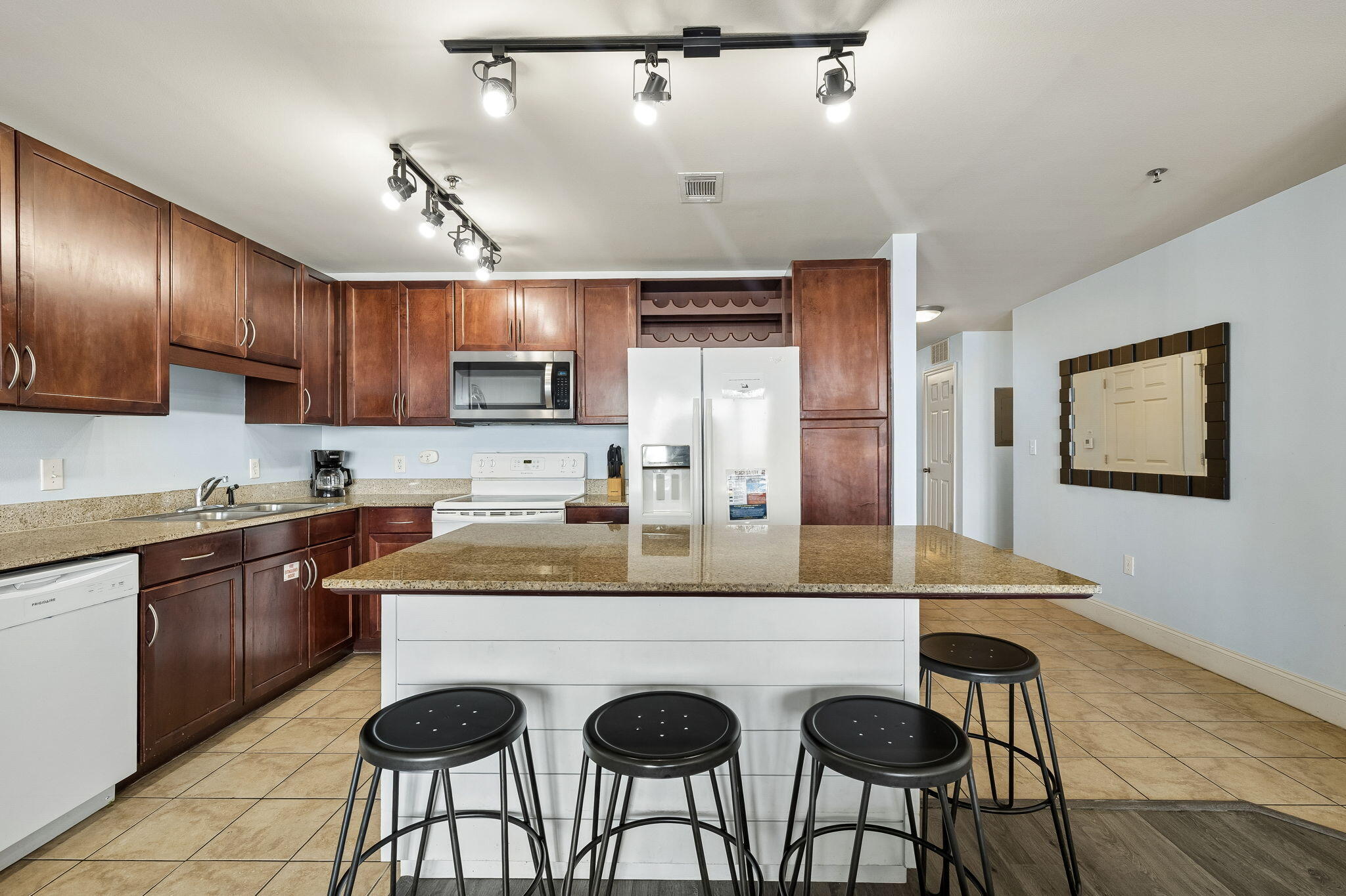 Laketown Wharf - Residential