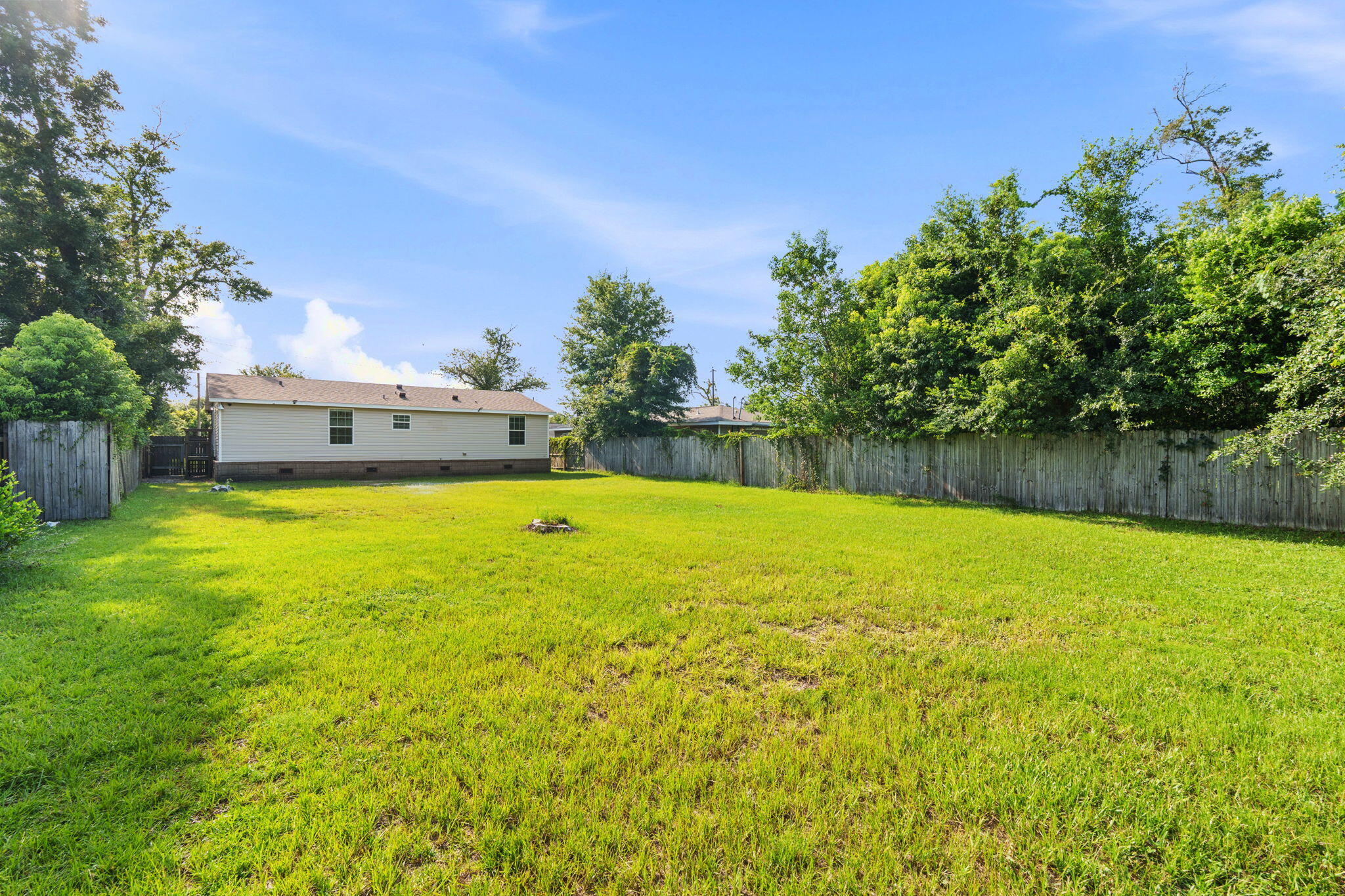 NO RECORDED SUBDIVISION - Residential