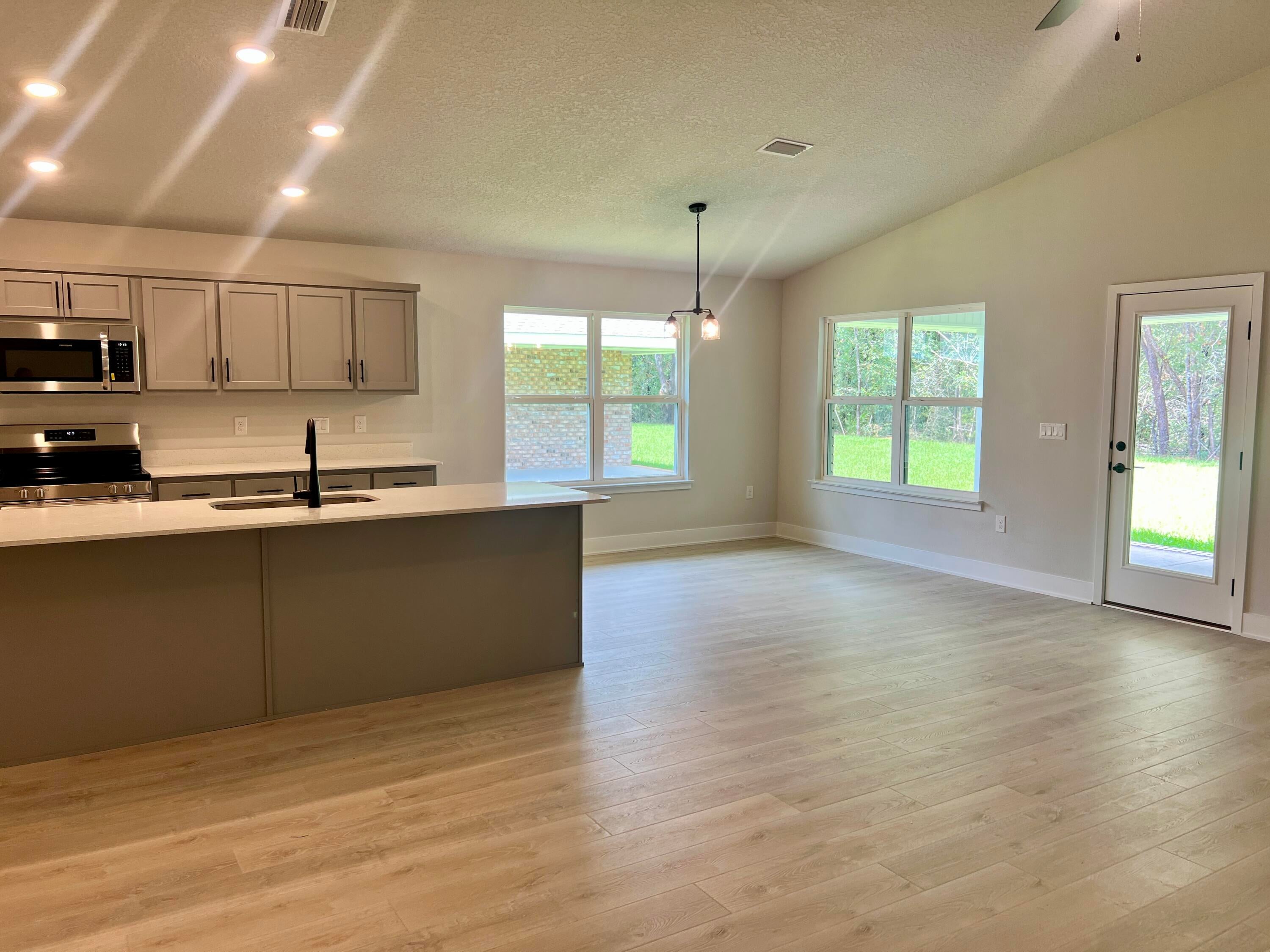 HIDDEN PINES PH 1 - Residential