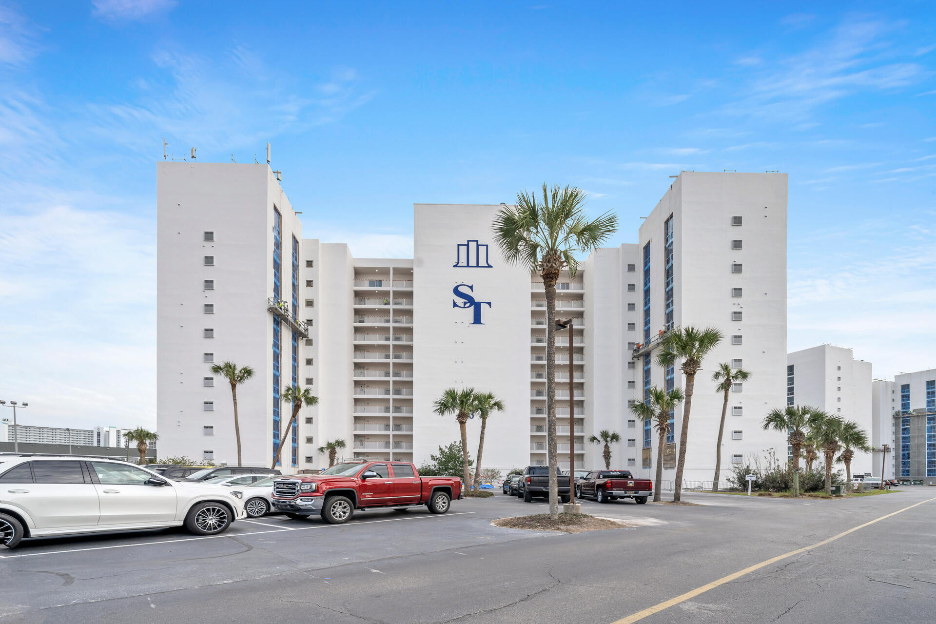 SHORELINE TOWERS 3 - Residential