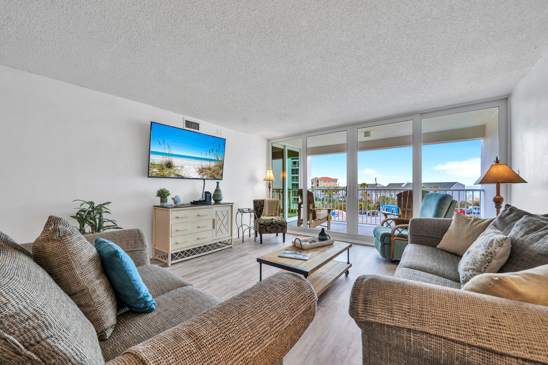 SHORELINE TOWERS 3 - Residential