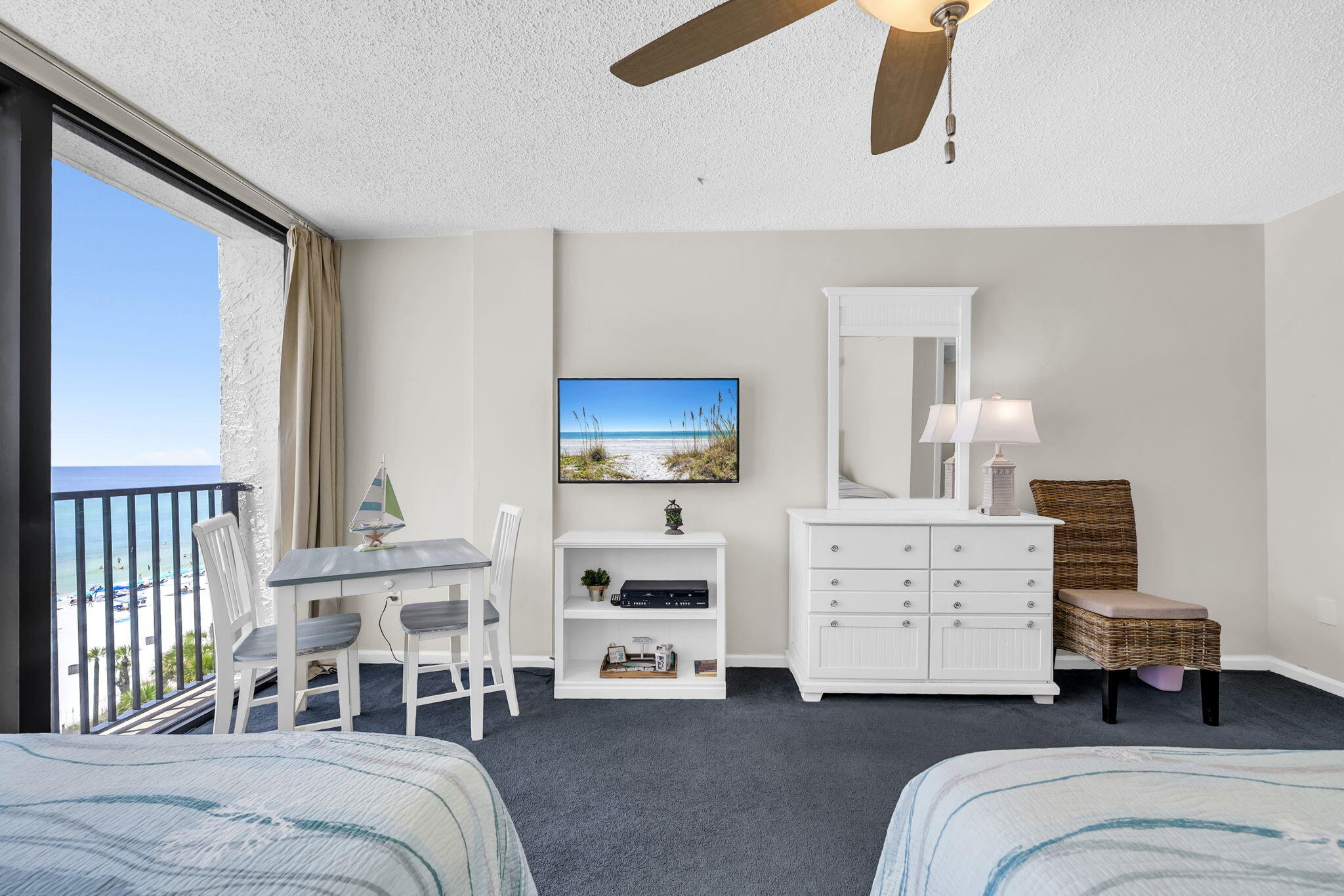 SEACHASE CONDO - Residential