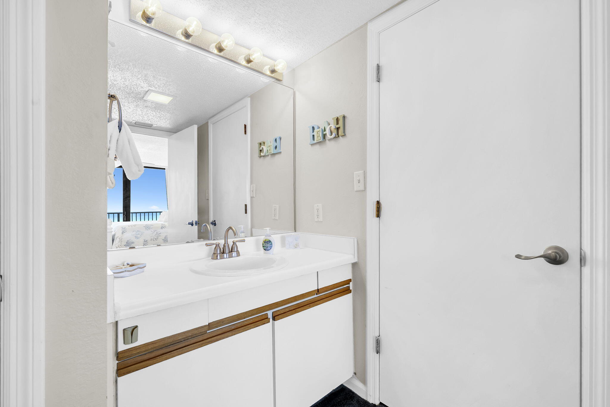 SEACHASE CONDO - Residential