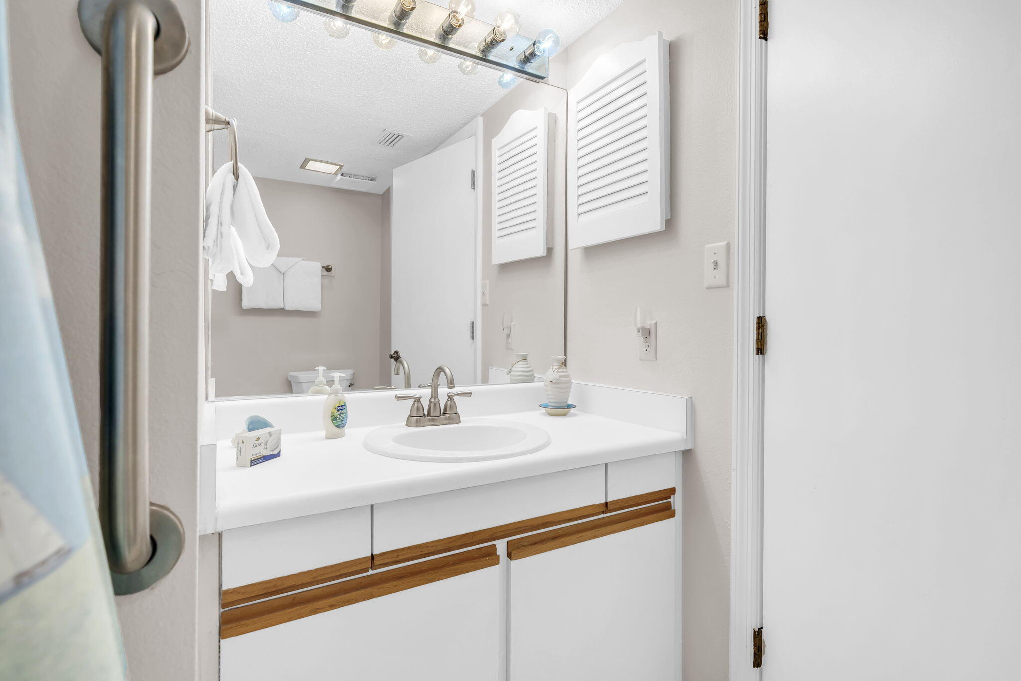 SEACHASE CONDO - Residential