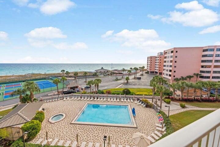 ISLANDER CONDO - Residential