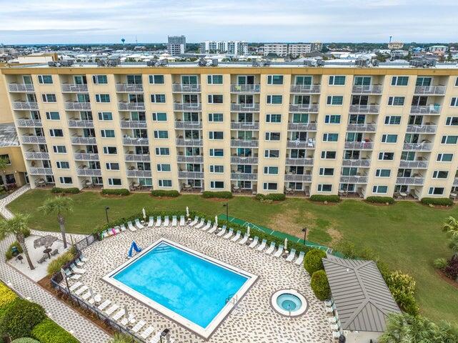 ISLANDER CONDO - Residential
