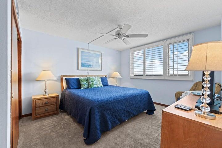 ISLANDER CONDO - Residential